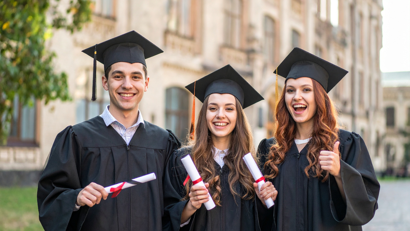 From Graduating High School Senior to Successful College Freshman: What’s Essential
