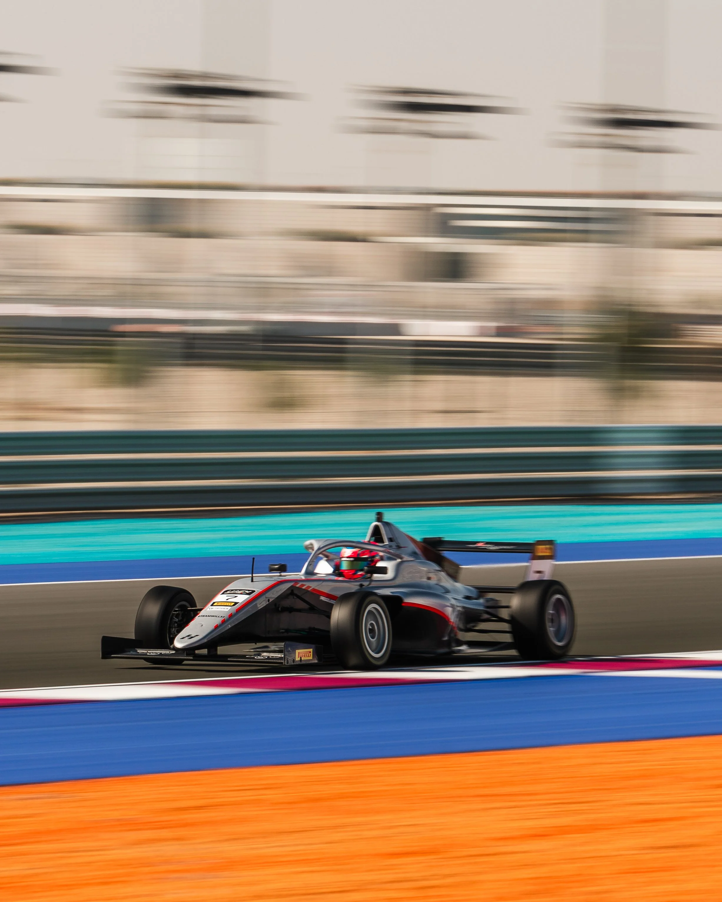 DC - PDM - 70753.jpg