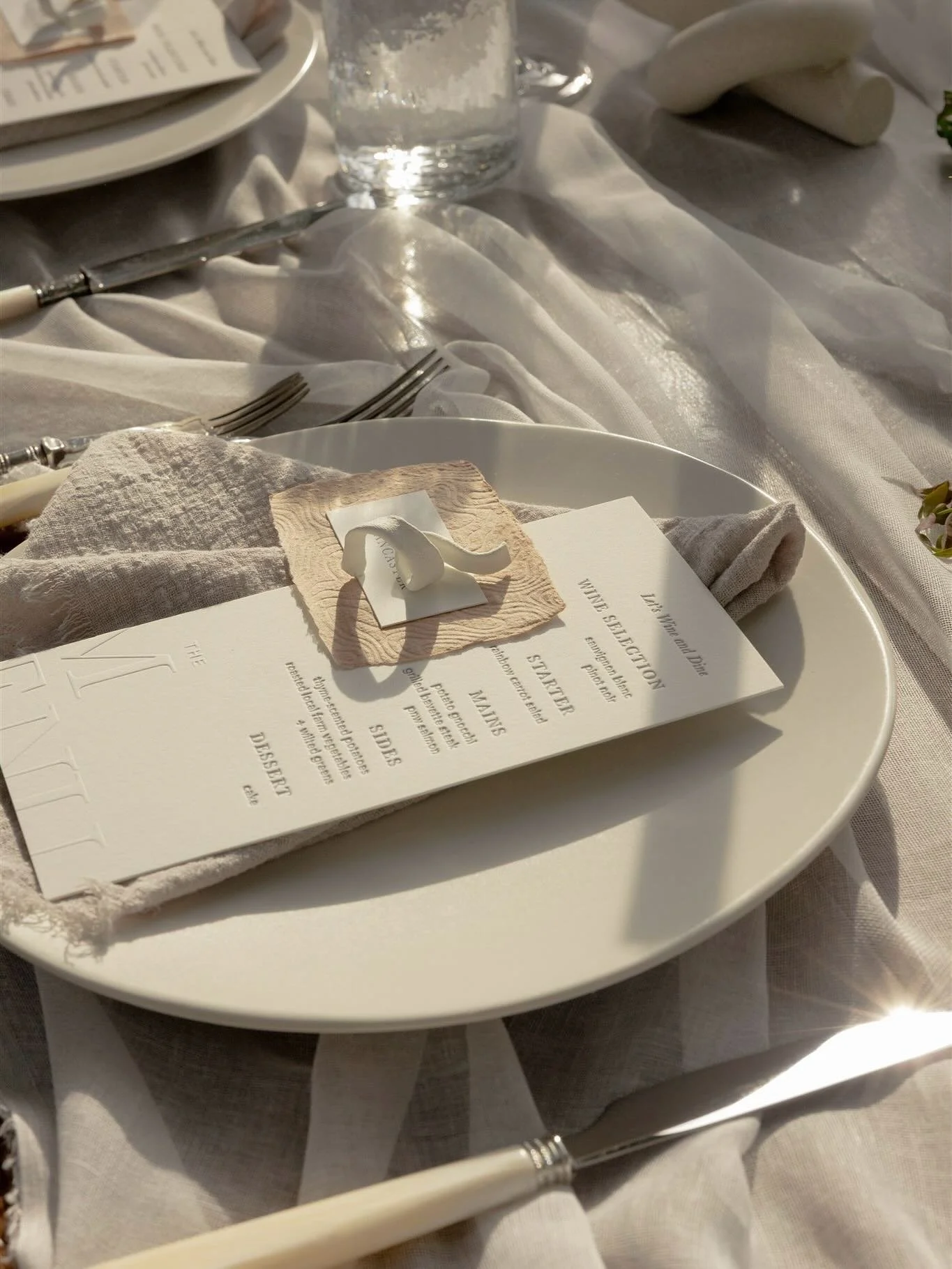 Amanda &amp; Keenan in Hood River 🤍

Venue @thegriffinhouse
Planning team @hostedby.co
Digital @lexiehand 
Film @annigraham
Stationary @papierjune
Catering @whitepepperpdx
Cake @dreamcakespnw
Bar @meritbadgeco
Rentals @ardeneventcollective @greatjon
