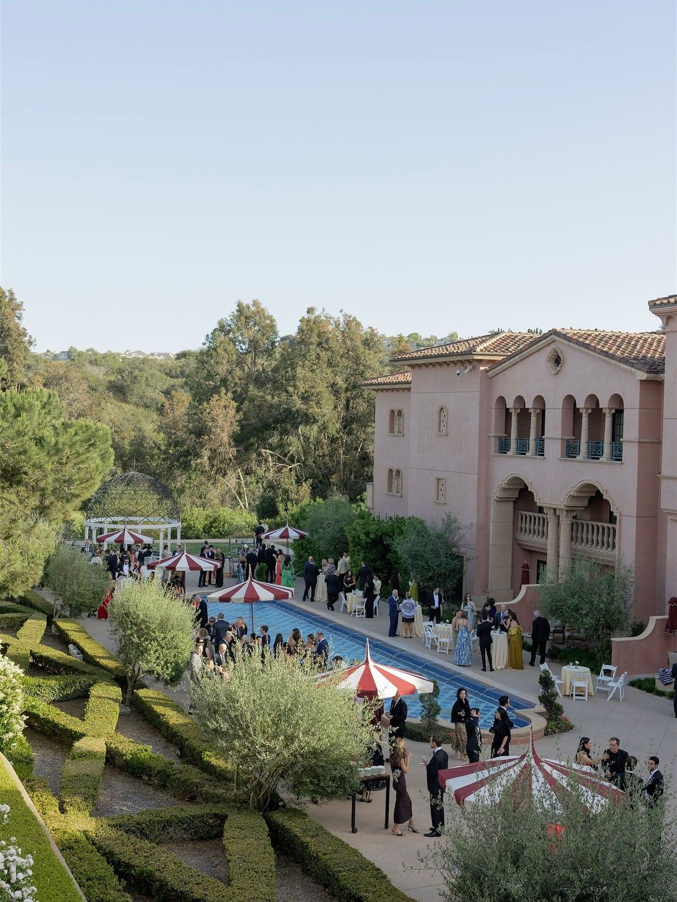 A little glimpse into Jenna &amp; Mikey&rsquo;s party of a lifetime. 

@fairmontgranddelmar 
@sweetblossomweddings 
@lexiehand
@bestbudfloral
@natalie.rosebeauty