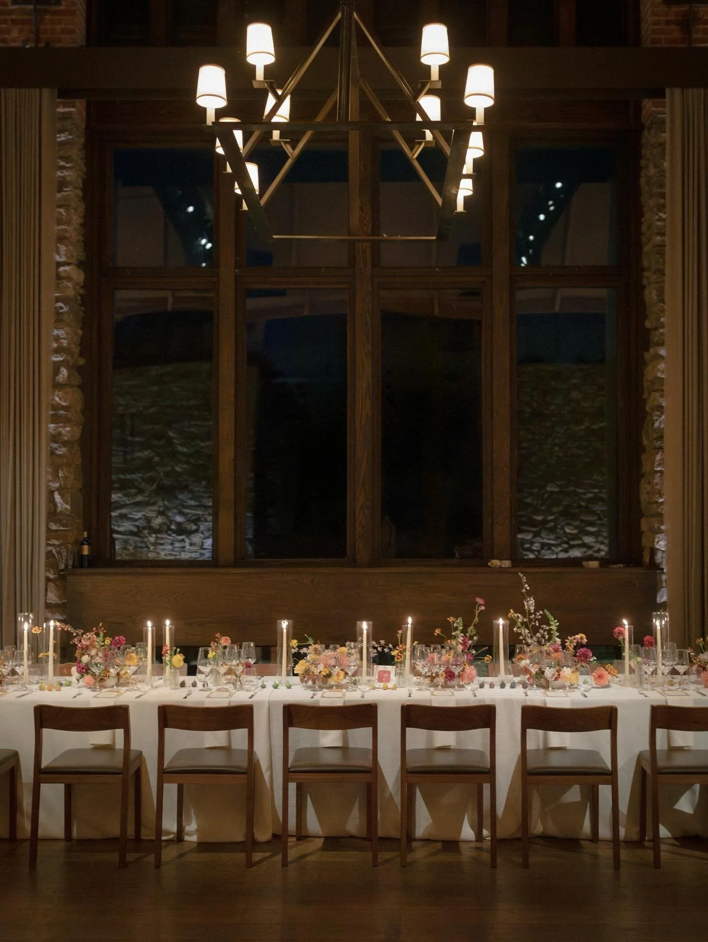 A few favorites from L&amp;S&rsquo;s incredible wedding evening at the stunning Blue Hill Farm ✨

Photographed for @alyssavanzo.