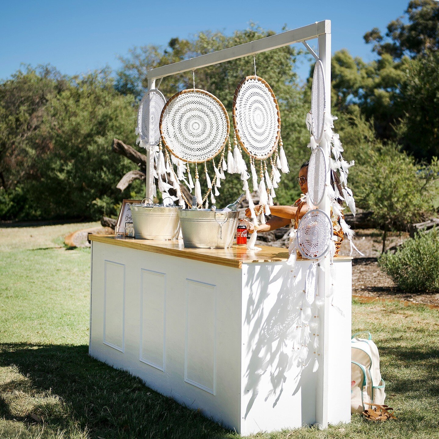 Caravan Bar&mdash;or Not?

If you're having a party and don't have room for a caravan bar, we have another option! 🎉🎉

Our pop-up bars are lightweight and portable, so they can be set up in any space. 

Some come with festoon lighting 💡 and some c