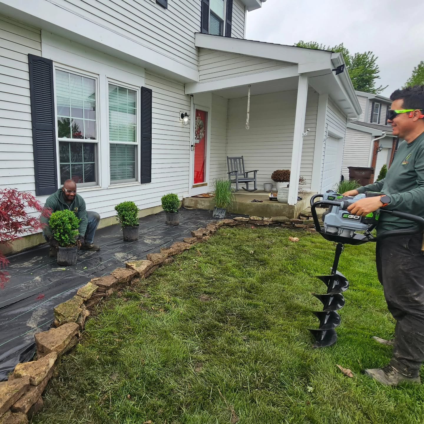 Planting season is in full swing! Prepping this front bed with weed barrier, rebuilding edging stone, and planting fresh shrubs to give this home some serious curb appeal. Powered by eco-friendly tools and Greenbeard grit.

#LandscapeDesign #Greenbea