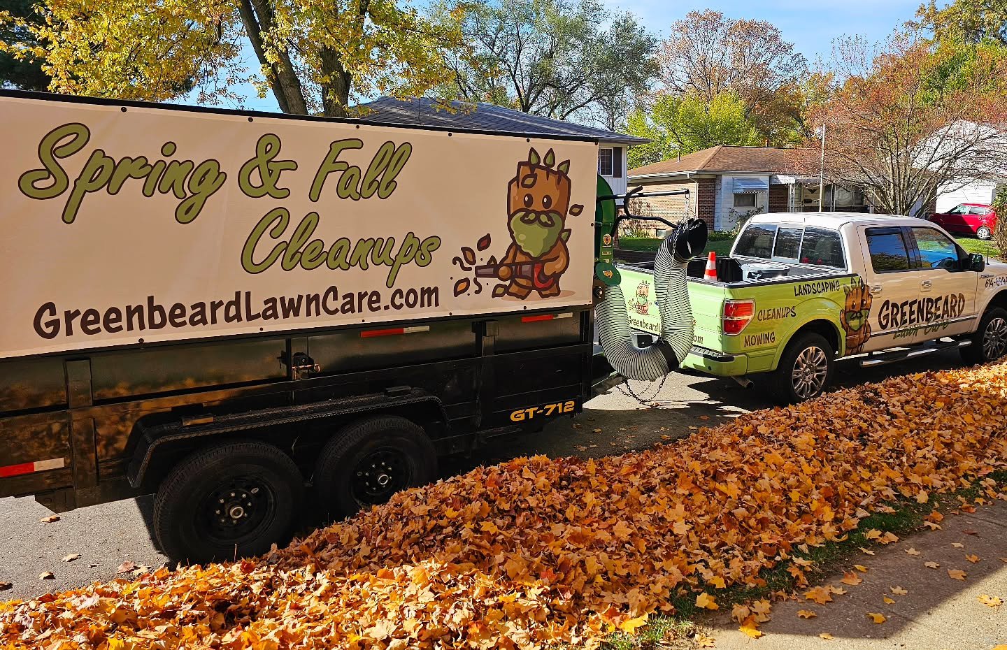 Leaf Cleanups are in full swing! Get in touch with us to schedule your fall cleanup today! #leafremoval #leafcleanup