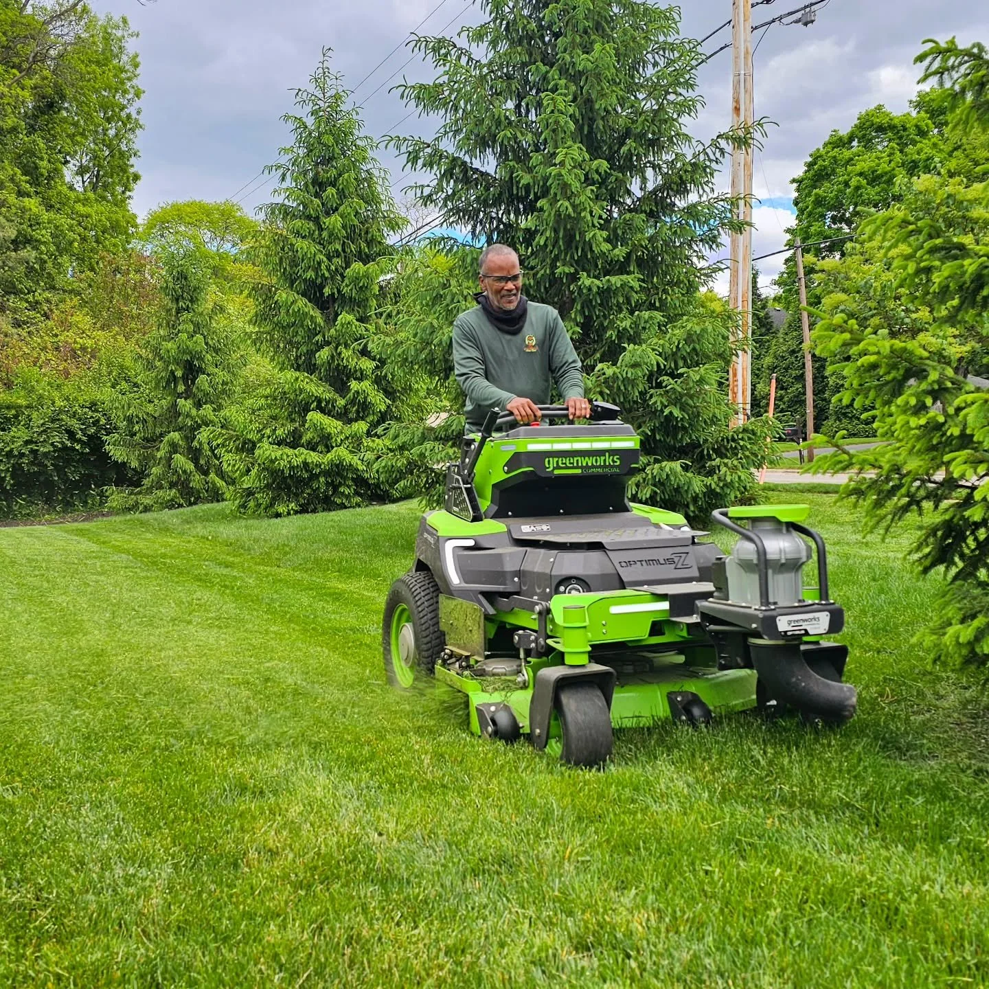 Clean stripes. Quiet power. Zero gas. 🌱⚡
Our crew putting the Greenworks OptimusZ to work on another beautiful lawn. We&rsquo;re proud to offer all electric lawn care with professional results, lower noise, and a cleaner approach for your family, pe
