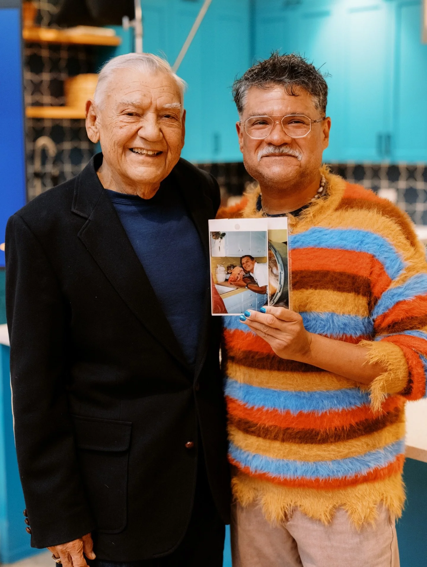 ✨ I just got the photos back from the @sietefoods tamalada we hosted in Austin last week, and seeing them made me feel incredibly happy and super grateful. It felt like a family tamalada only with a only with a tamal Ted Talk layered on. We laughed, 