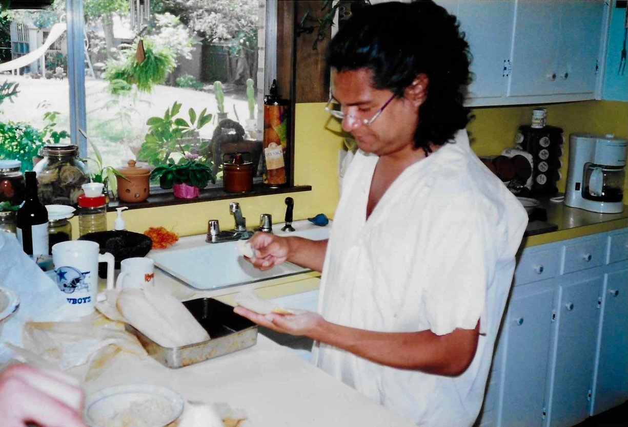 So the Ghost of Christmas Past, AKA my dad, handed me a photo album and said look at the first page. I opened it and it was a small family tamalada, me, my mom, dad and little brother, but from the 90&rsquo;s. Super casual, just us making 20 dozen ta