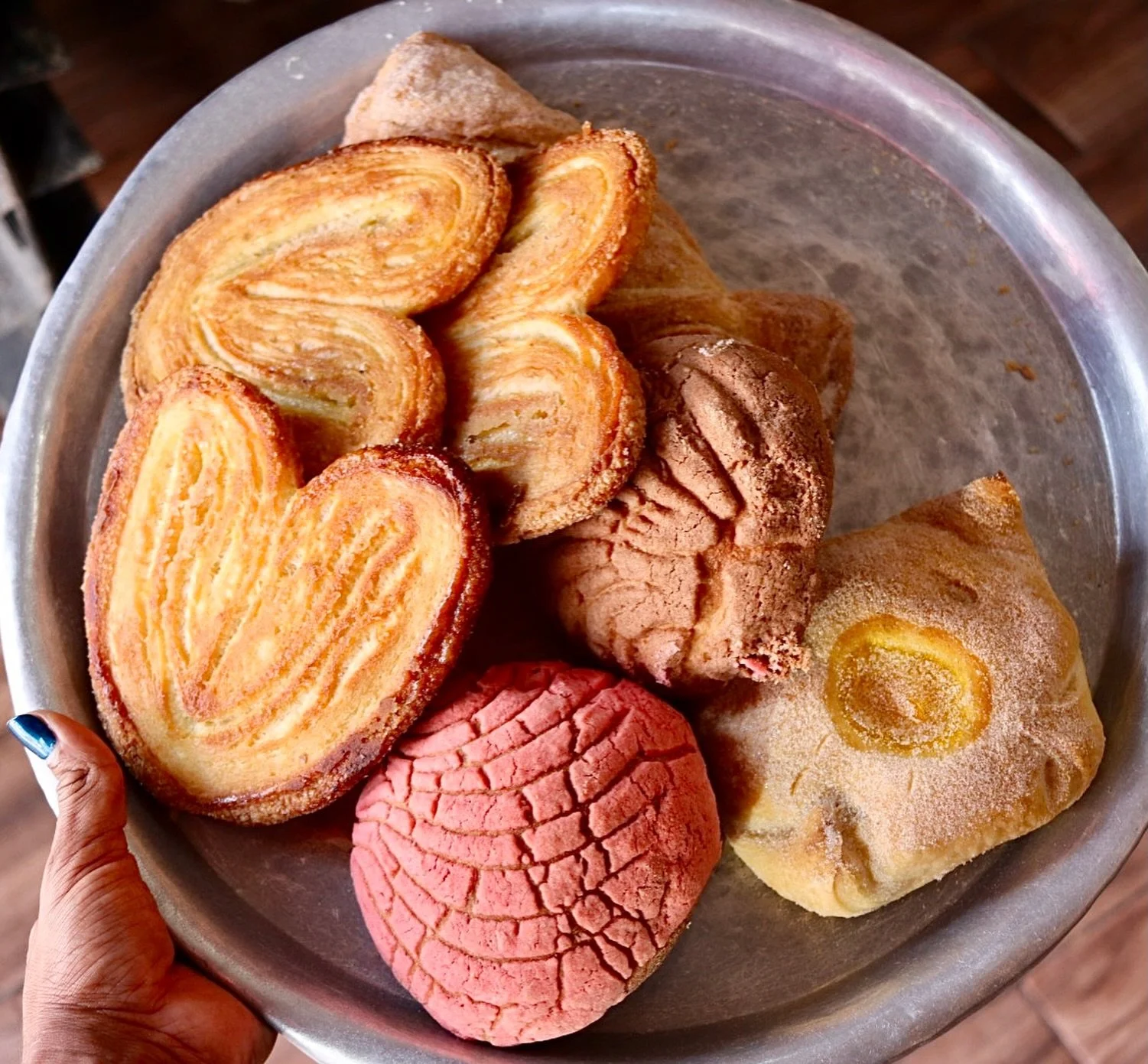 New York, I want to fill a room with pan dulce, coffee, conchas, empanadas, cookies, cakes, marranitos, and the people who baked them.

That is the whole idea behind our Panader&iacute;a Bake-Off.

On Thursday, June 11, I&rsquo;m teaming up with Er