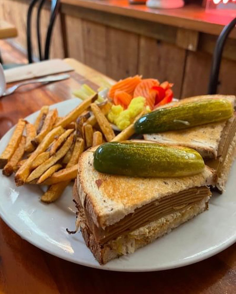 What a meal! 💥 Reuben Sandwich with House Cut Organic Potato Fries &amp; House Pickles, The Heart Burger with Tempeh Patty, and our famous Nacho Fries 🤤 📸 courtesy of @yesitsallvegan 🌱 &hellip;and yes, it&rsquo;s all vegan! 🍔🍟🥪

Thank you for 