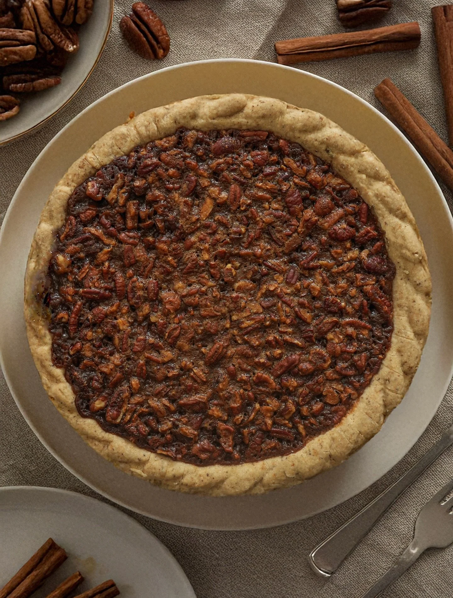 Our Pecan Pie has always been gluten free by default, but we recently added a classic (gluten) version to our offerings list! 🥧 Both the gluten &amp; gluten-free versions are perfectly delicious for ALL to enjoy 😇

Preorder yours now for the holida