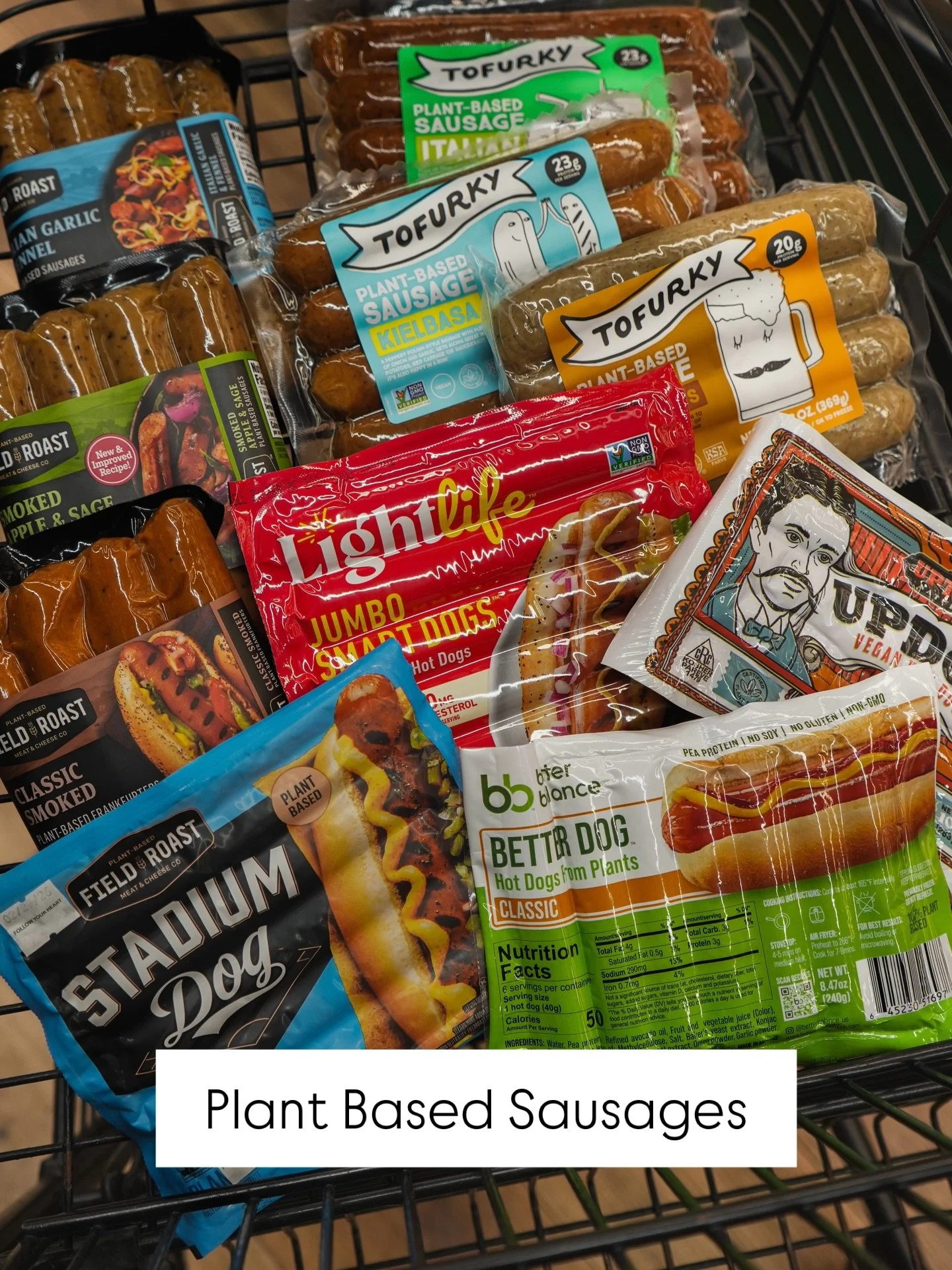 Whilst you pick up some pizza in the caf&eacute; tonight (😉)&hellip;do your game day shopping at FYHMC! 🏈 We have so many items to choose from - plant based hot dogs, burgers, wings, allll the snacks &amp; dips, ice cream, and drinks (alcoholic dri