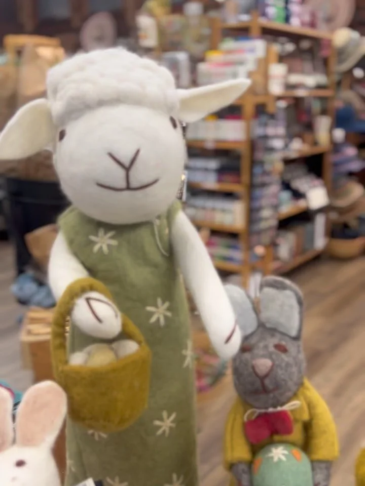 Spring is in the air 🌸🌷🌼🍃🧹 and we have the sweetest Easter home decor and festive chocolates and sweets (of course all vegan-friendly!)🐰🐣 The marshmallows are definite must-try&hellip;🤤