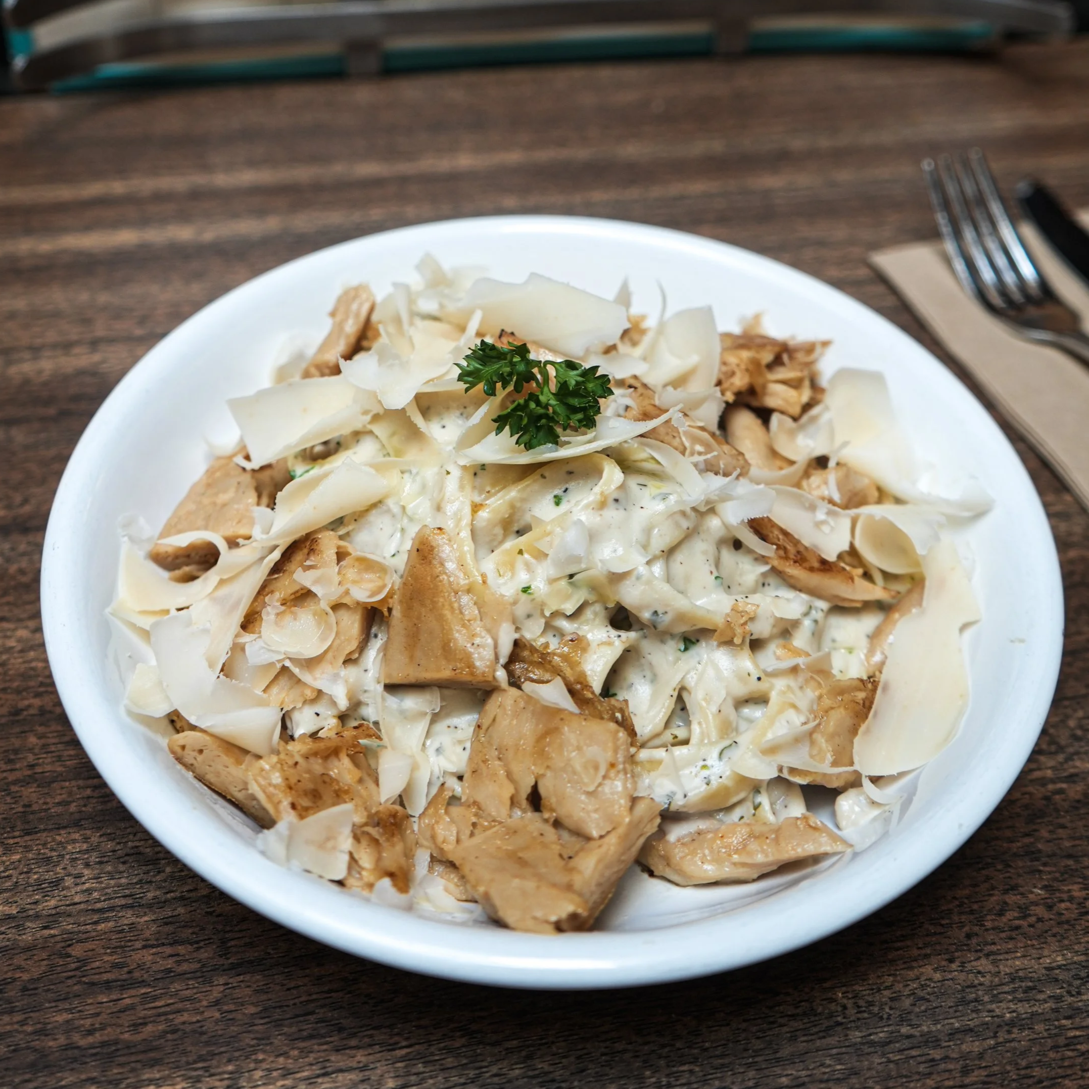 Fettuccine Alfredo with Daring Foods "Chicken"