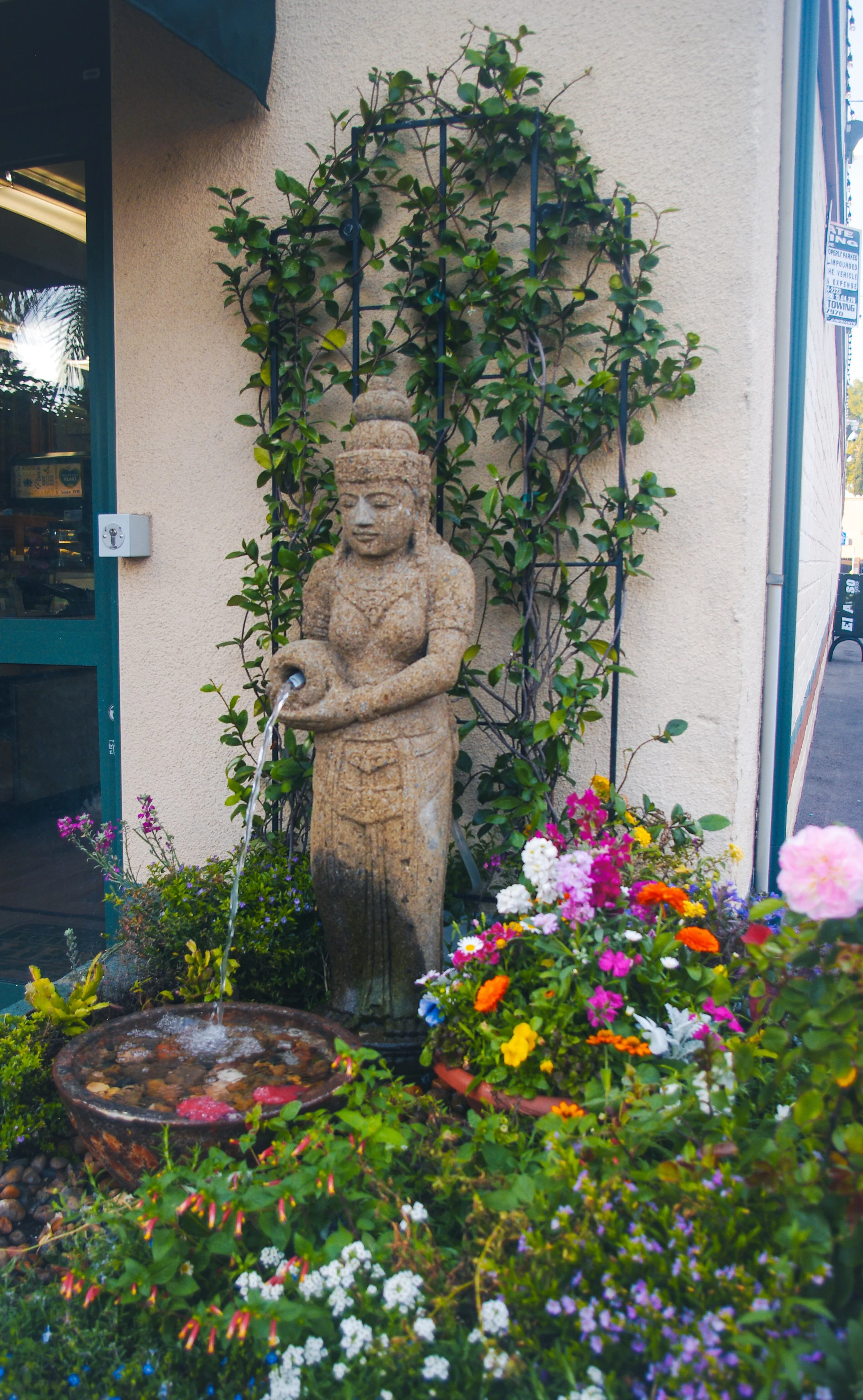 Follow Your Heart Market and Cafe