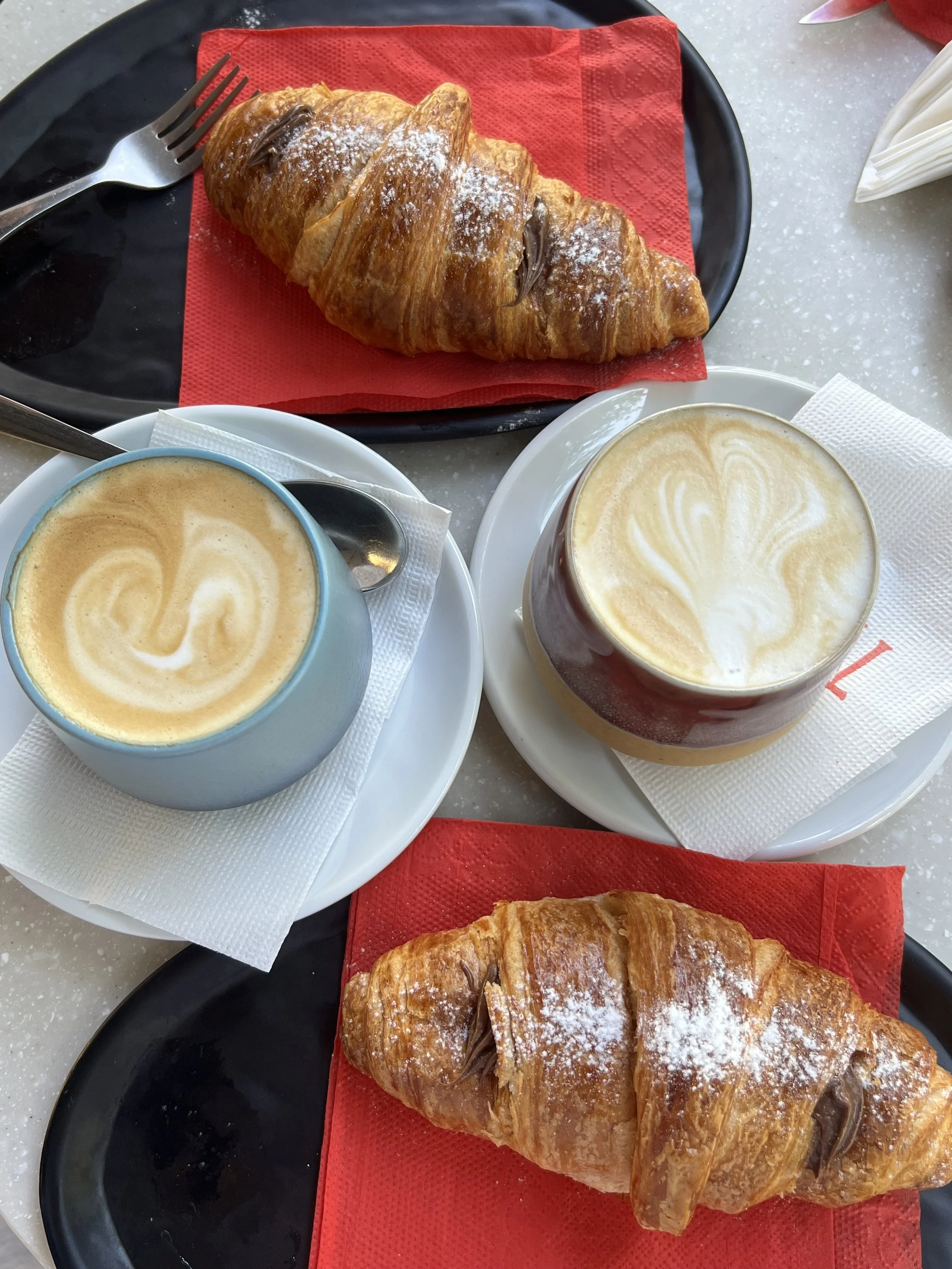 📍Trio Bar, Vlorë 
10/10 nutella croissants