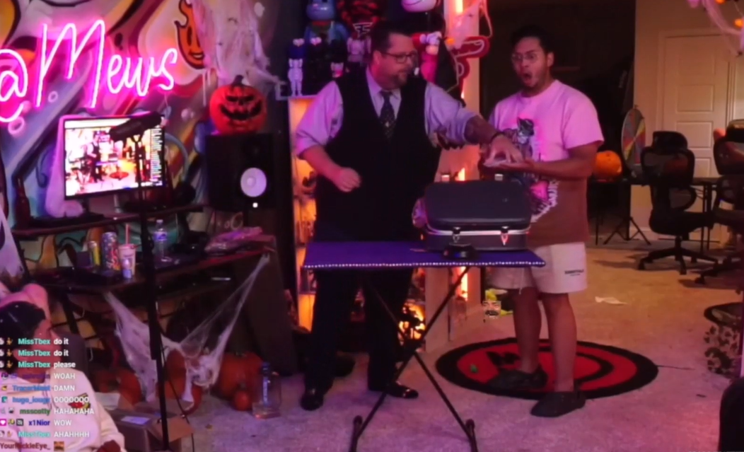 Live on Twitch performing for over 5000 viewers, Jeff Walsh reveals some magic and the volunteer is shocked