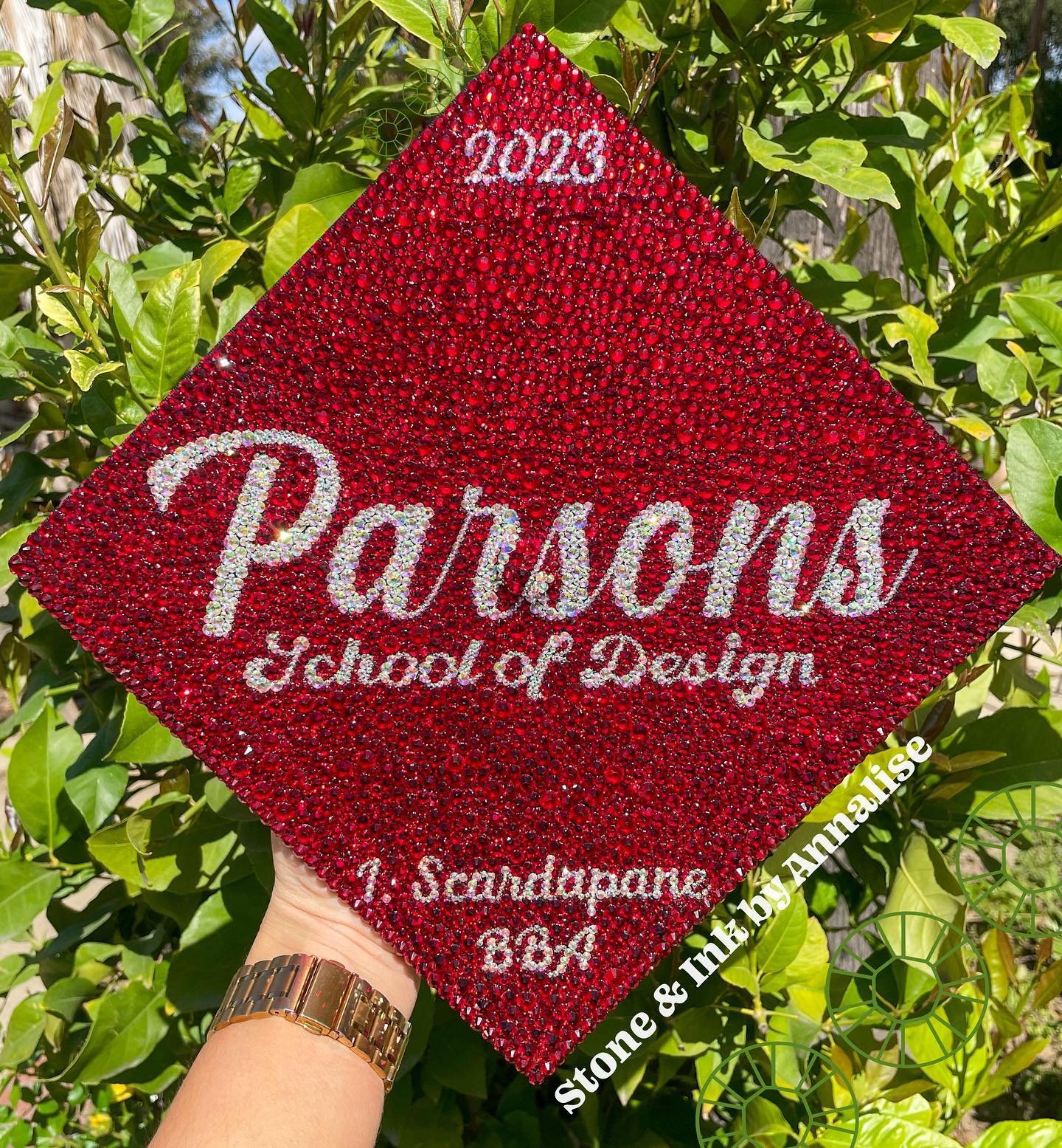 Working with this grad was a dream! She knew exactly what she wanted from the start coming in with her own unique design🥰 Loving this layout for any grad that wants a simpler design with a colored background🤩

Don&rsquo;t forget Fall/Winter 2023 gr