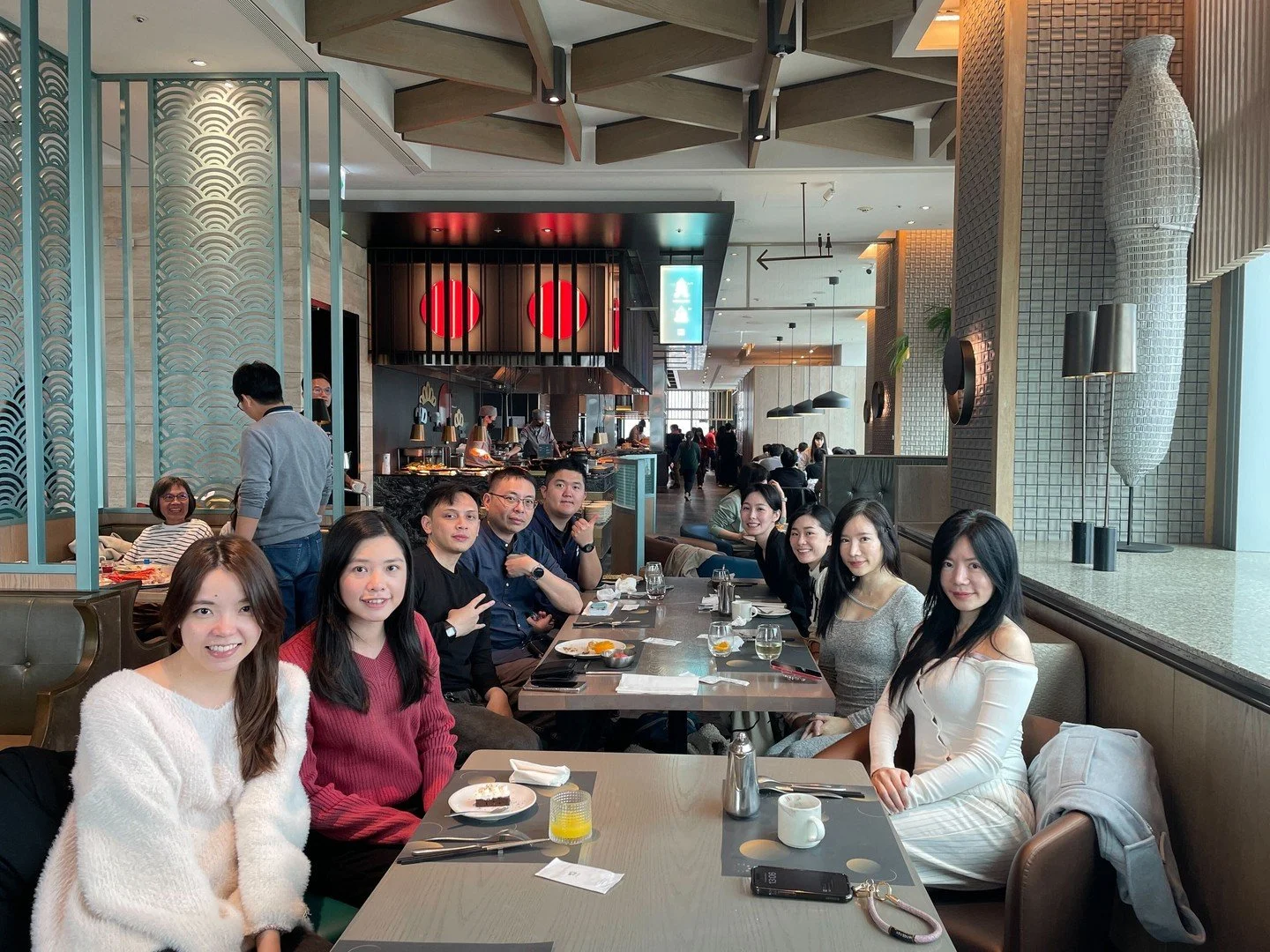 Views on point, team on fire. 🔥🍣⁠
⁠
The BMG crew took over INPARADISE for a night of epic food and sky-high vibes. From the freshest seafood to that unbeatable view of Taipei 101, we definitely know how to celebrate our wins in style.⁠
⁠
Work hard,