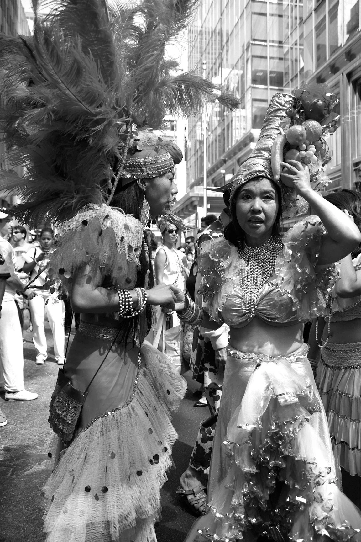 2014_09_11_AndreaDiasBreitman_StreetPhotography_BrasilianParade_Feathers07_Web.jpg