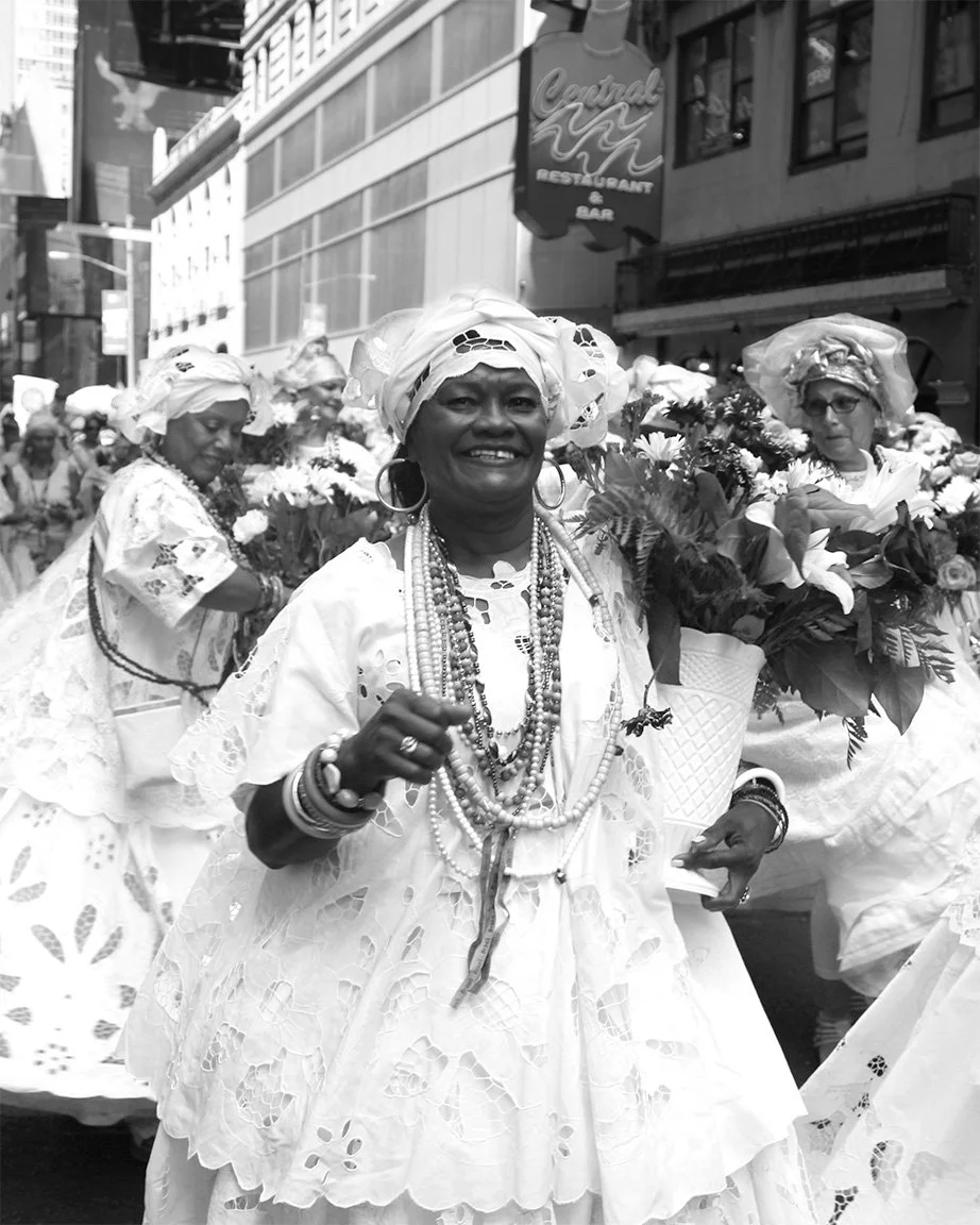 2014_09_11_AndreaDiasBreitman_StreetPhotography_BrasilianParade_Bahiana07BW_Vert_Web.jpg