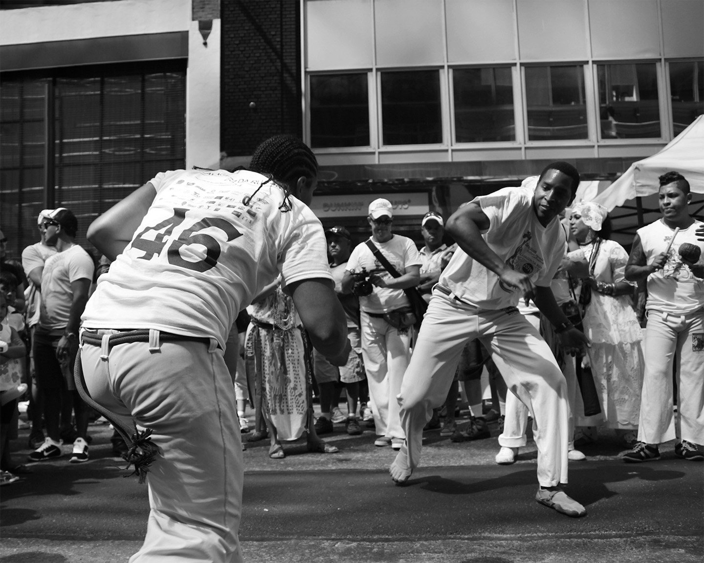 2014_09_11_AndreaDiasBreitman_StreetPhotography_BrasilianParade_Capoeira09_BW_Web.jpg