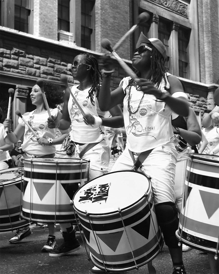 2014_09_11_AndreaDiasBreitman_StreetPhotography_BrasilianParade_Drums01_Vert_Web.jpg