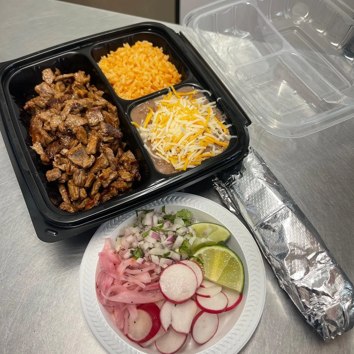 🥩🔥Carne Asada comb plate!! Also available Pollo Asado, Adobada and Birria🔥🥩

🔥🌮 La libertad Cocina Urbana 🌮🔥

Open Monday - Saturday 
10am - 8pm

📍5841 Market St
San Diego, CA  92114
United States

#sandiegofood #sandiegobreweries #sandiegof