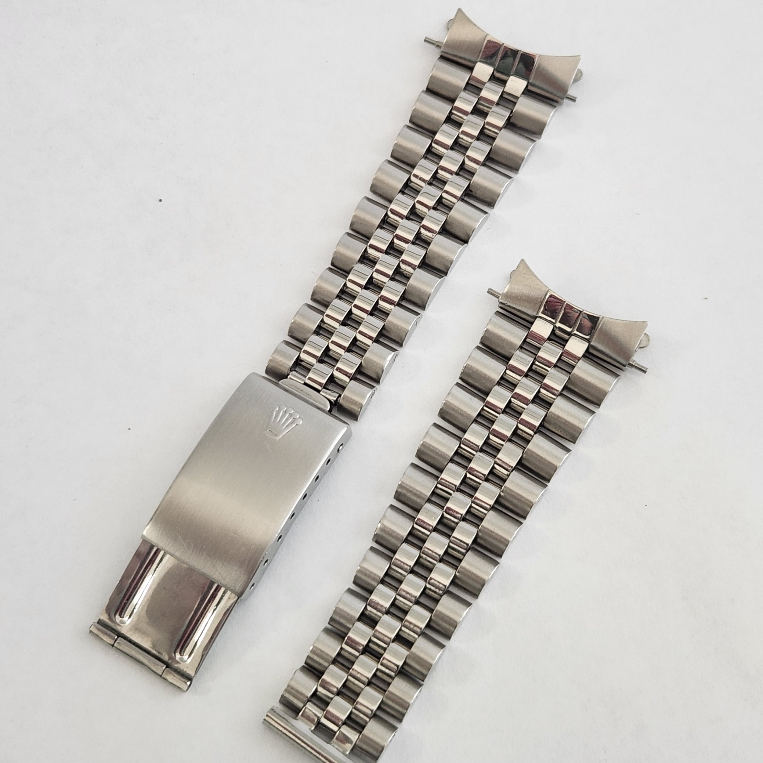 Genuine Rolex 19mm Riveted Bracelet End Link 60 - 82/E – Asia Timepiece  Centre