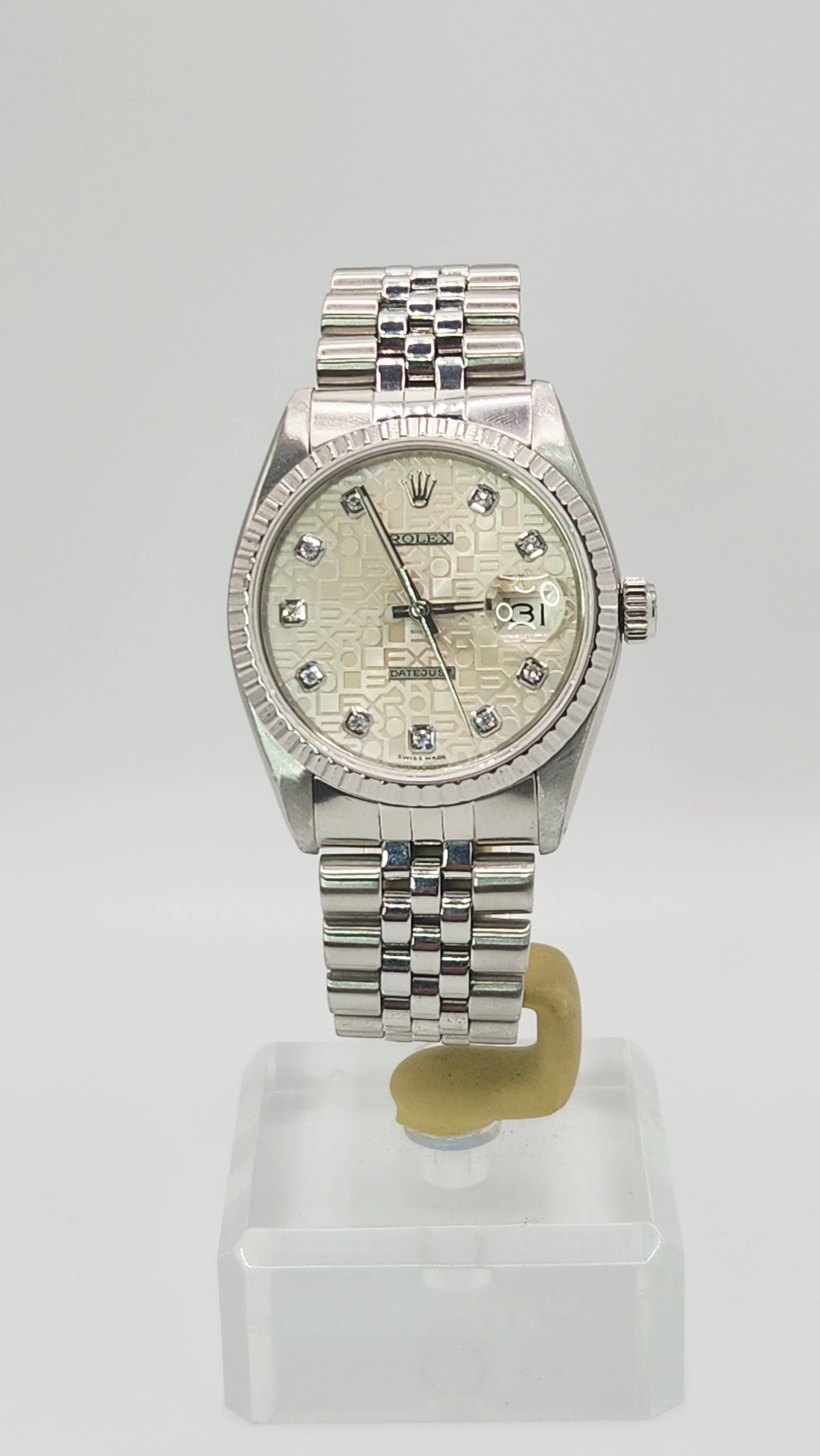 Near Mint Rolex 36mm Datejust 16030 Automatic Watch - Box , Booklets, Hang Tag (Just Serviced)