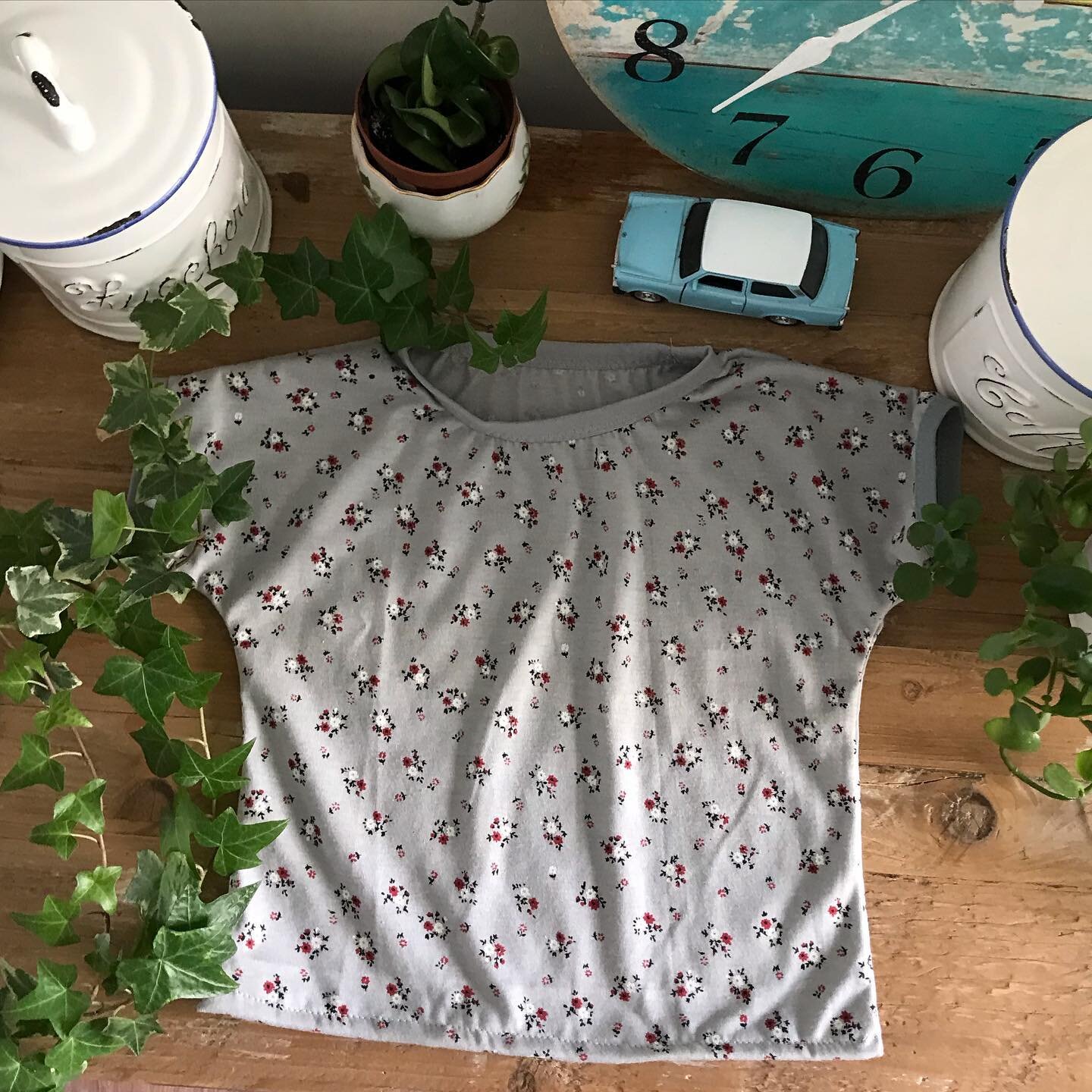 Working on a quick and easy pattern for a simple T-Shirt. Now I just have to find out what size this will be so I can start the grading. 

#baby #toddler #tshirt #floral #pattern #flowers #simple #fun #easy #quick #gift #homemade #handmade #memade #s