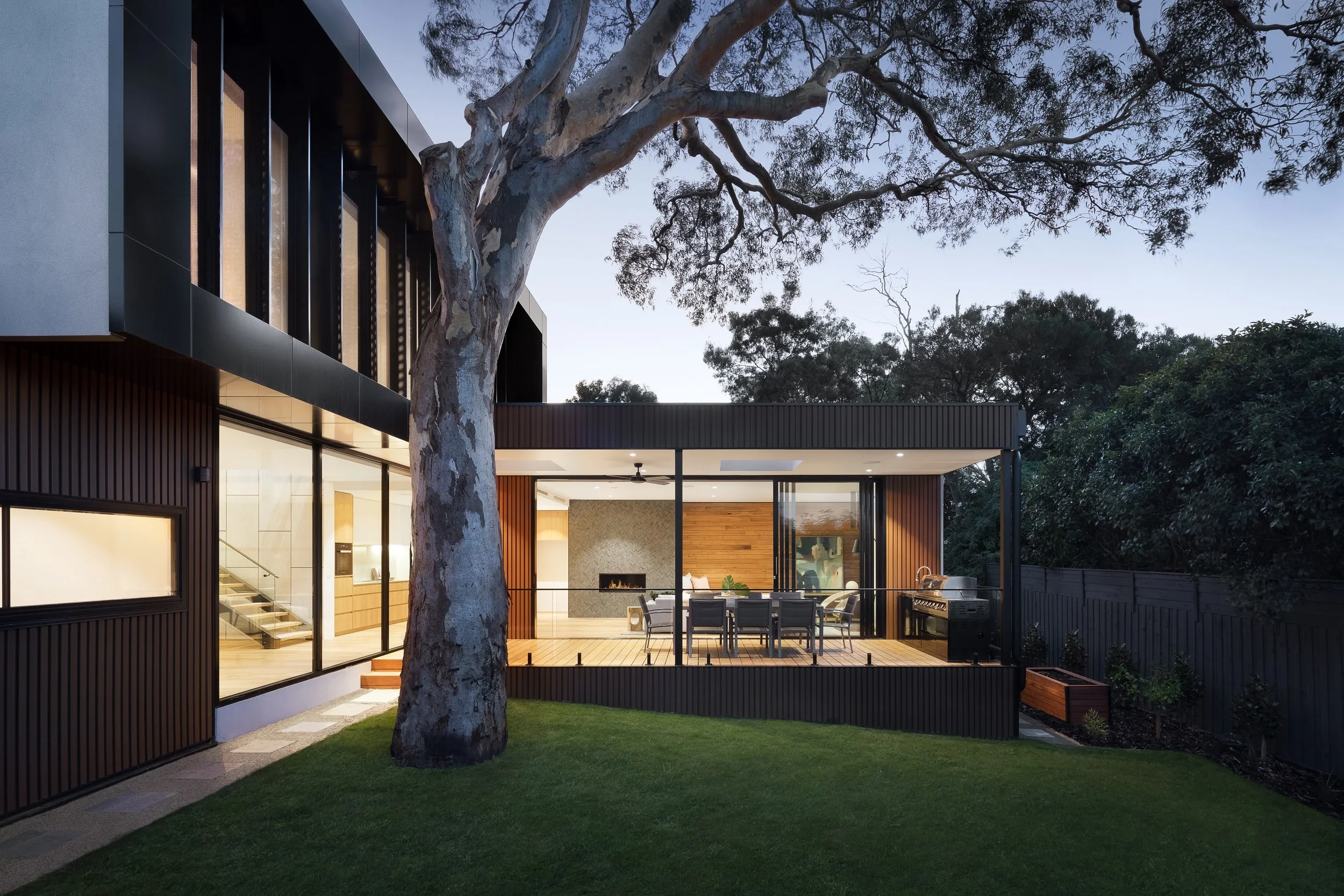 Elimiate the risks of buying real estate in mexico with secure and instant transfer of property ownership