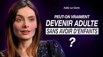 Une femme avec un fond violet, texte en français demandant si on peut devenir adulte sans avoir d'enfants.