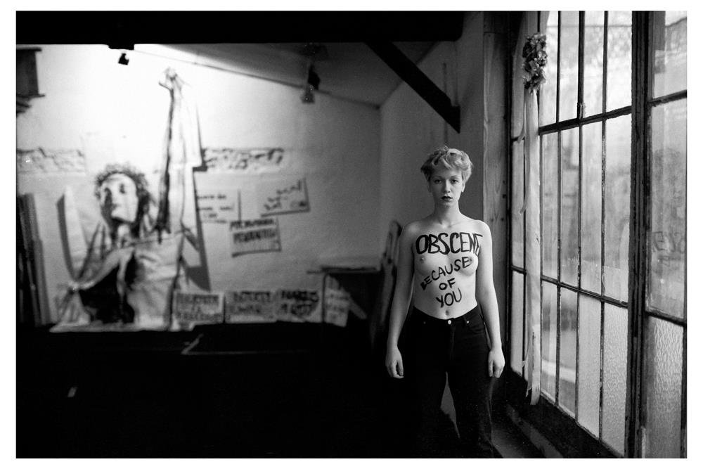 femen Marguerite Stern "OBSCENE BECAUSE OF YOU". lavoir moderne parisien