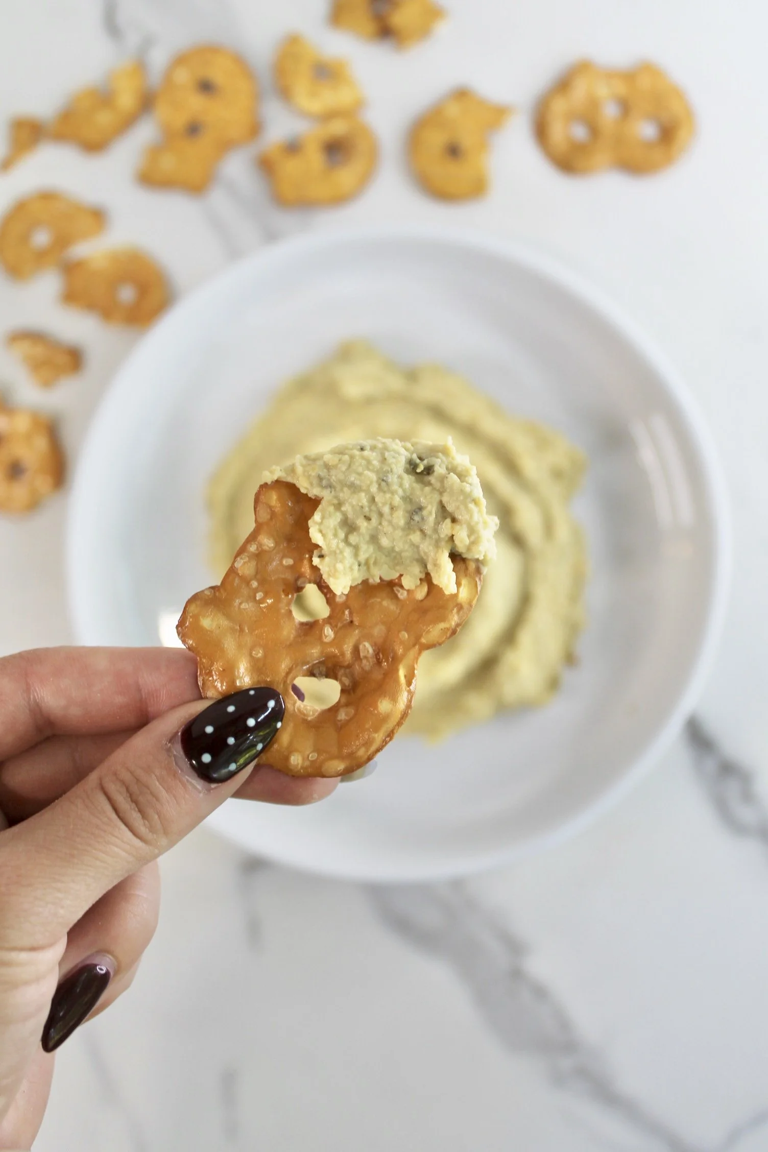 Basil Pesto Hummus