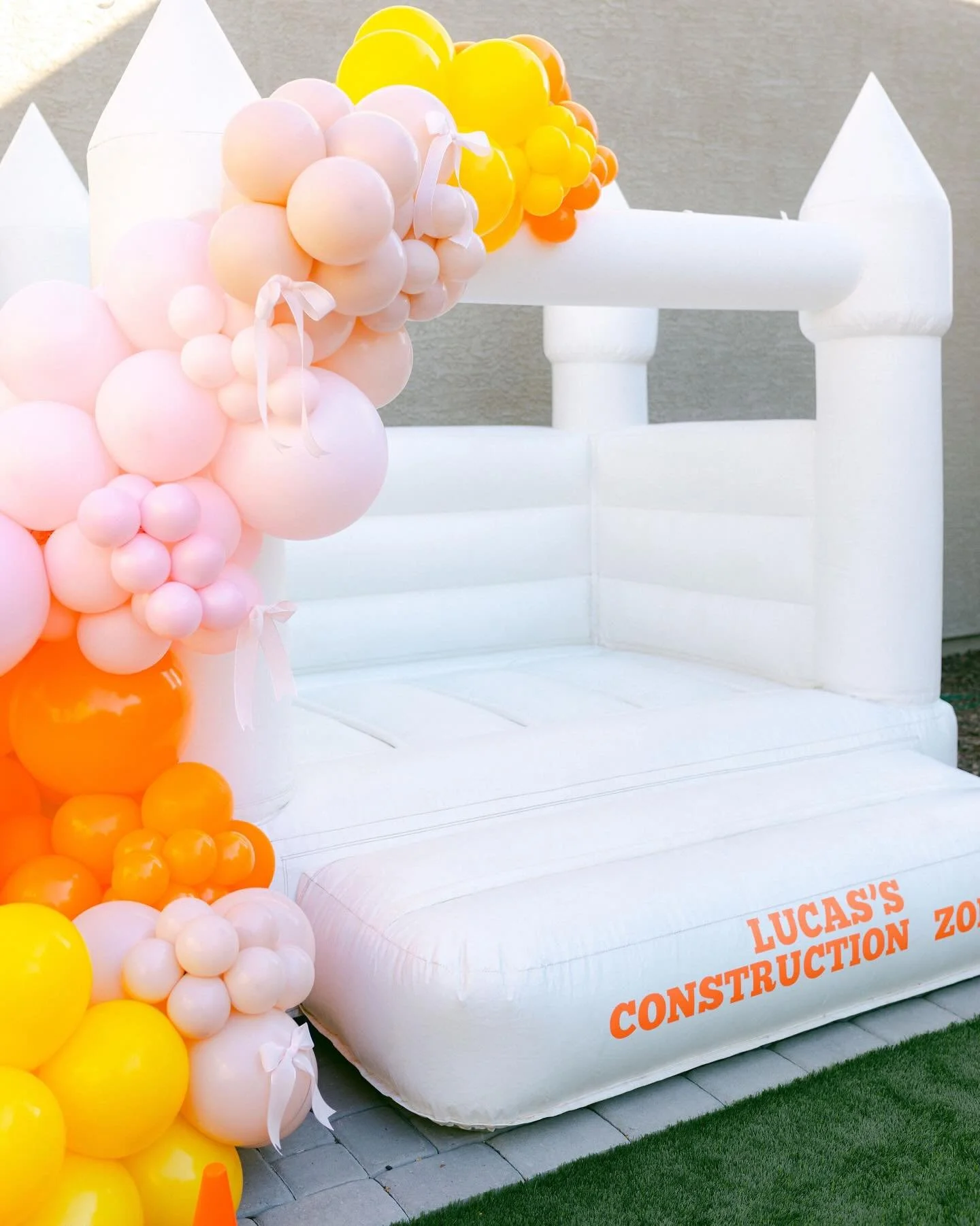 BUILT FOR TWO🏗️🩰
Hard hats and hair bows required for this party zone. 

A dual birthday with the perfect mix of grit and glam 💗🧡 Featuring The Mini Bouncer for the perfect-sized fun!

AZ VENDORS:
Host, Planner, Photographer:
@madisonmontgomeryj
