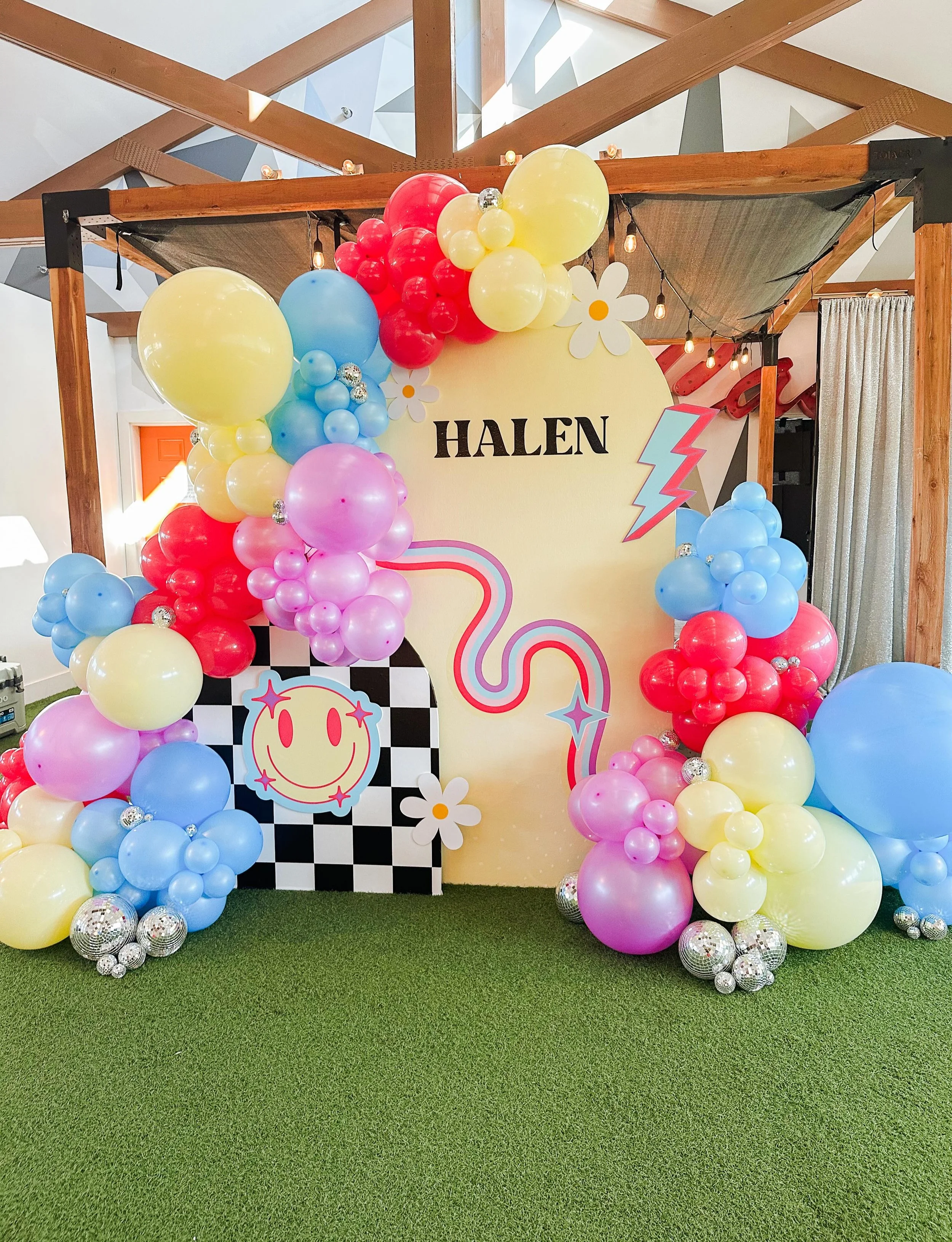 CLUB HALEN understood the assignment: a little retro, a little groovy, and a whole lot of fun⚡️🪩💖🌼✨🌈

The cutest dance party around! 
Marquees: @louisvillealphalit