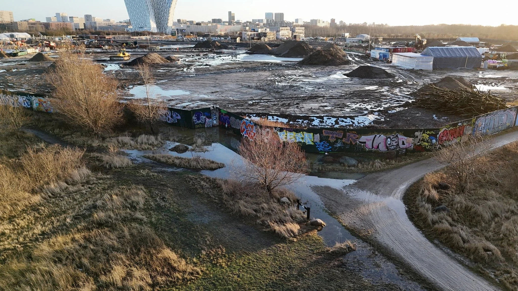 Amager Fælleds Venner anmoder om, at arbejdet med Fælledby stoppes, indtil klagesag er afgjort