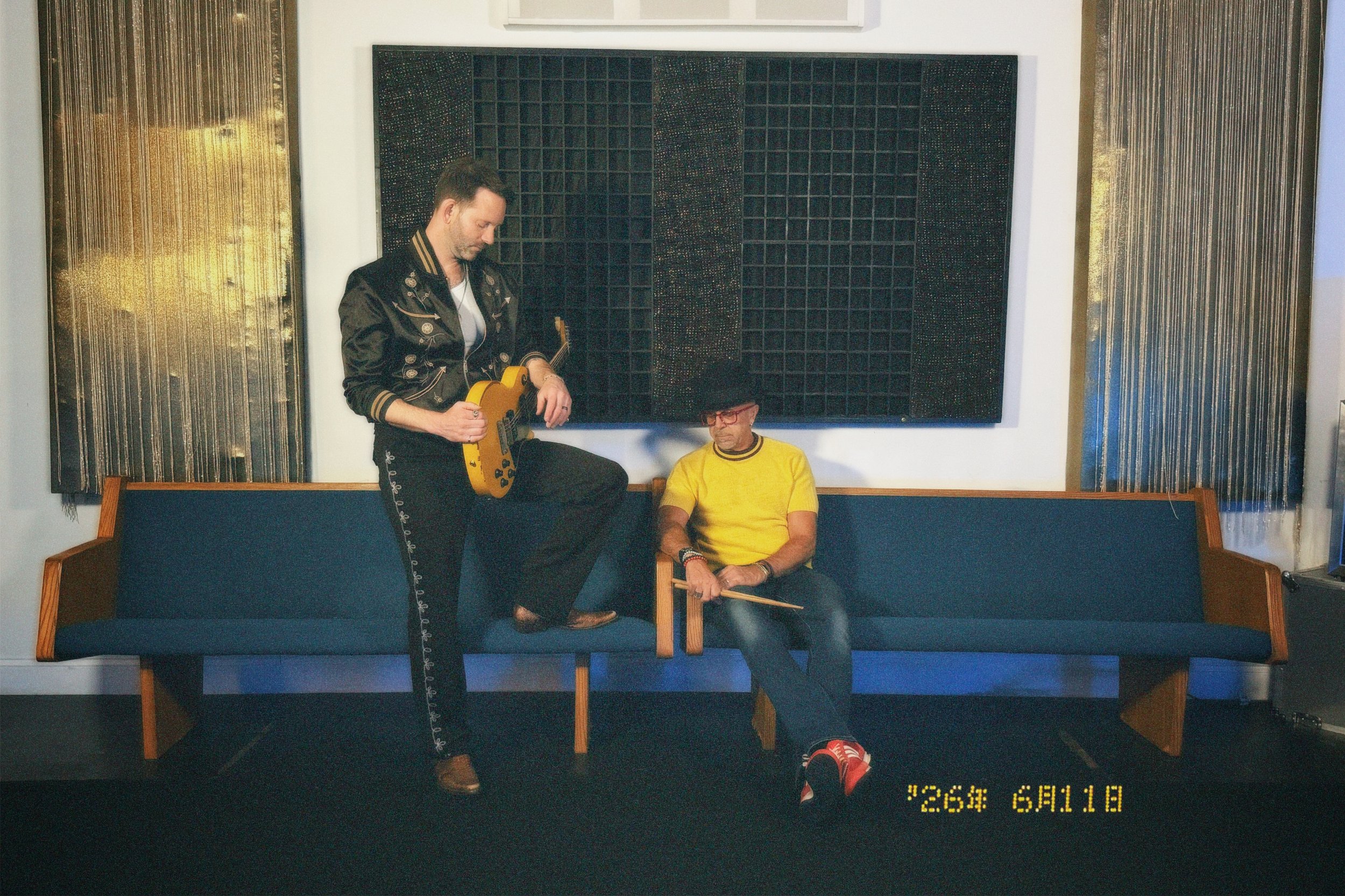 1. Tyler y Zoro press photo 3.JPG