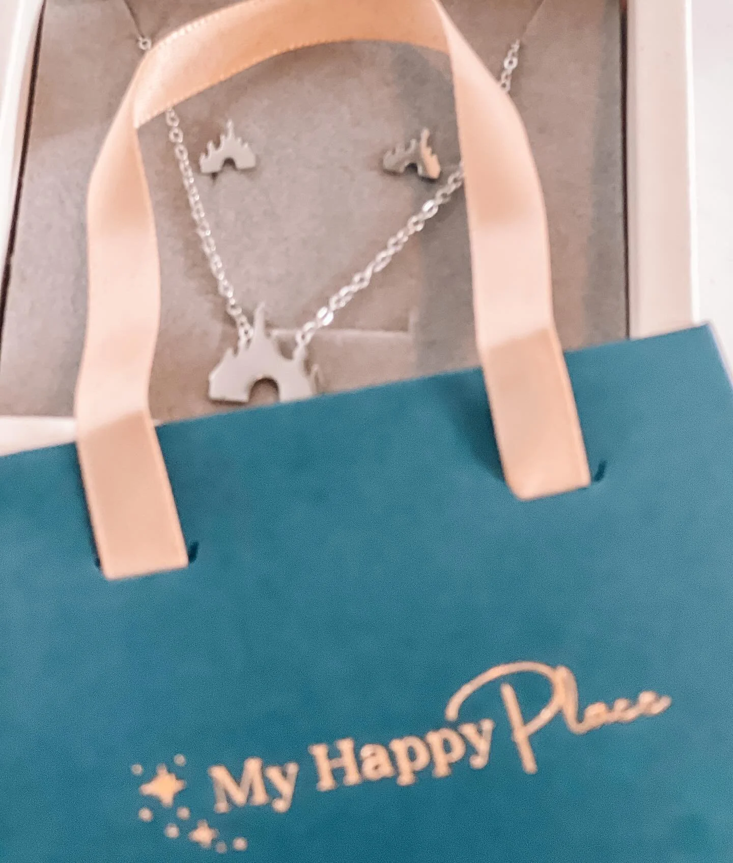 ✨ Just a friendly reminder : the &ldquo;Magic Castle&rdquo; collection is almost sold out and will be discontinued soon ! If you love it, now&rsquo;s the time to grab it. It&rsquo;s also a great opportunity to buy a special gift for the Disney fans i