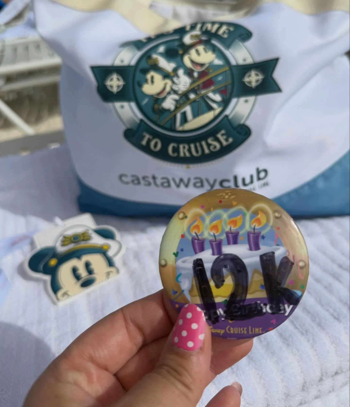 🎉✨ What&rsquo;s better than celebrating 12k followers at Disney&rsquo;s Castaway Cay ? We hit this incredible milestone aboard the Disney Wish, and I couldn&rsquo;t be happier to share this moment with all of you from such a magical location ! Thank