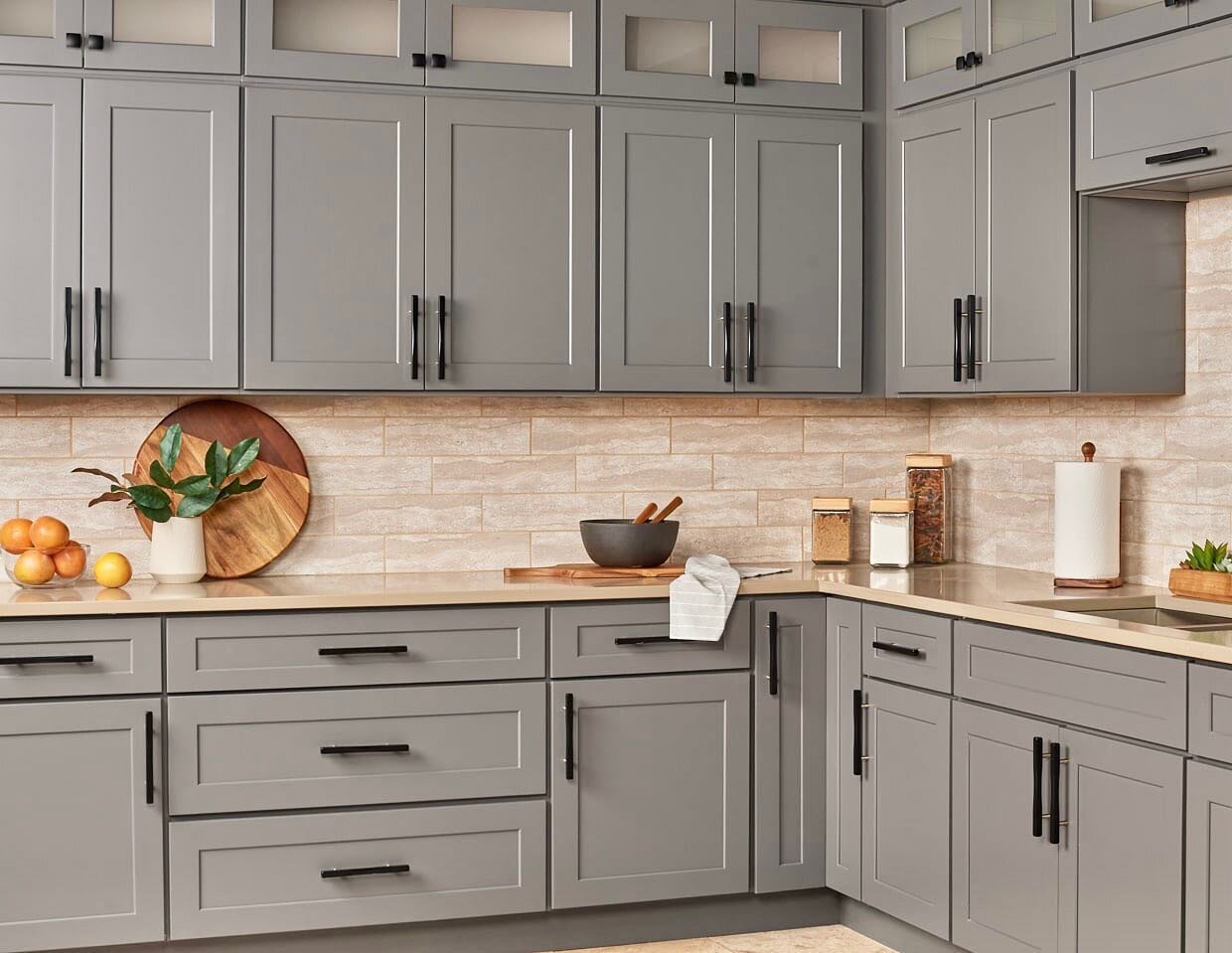 Hello Lovely! 🤩
A darker take on a neutral tone brings these gorgeous shaker style cabinets to LIFE!
We design, deliver and install high quality solid wood cabinetry for kitchens and bathrooms.
Customer service and satisfaction is our top priority. 