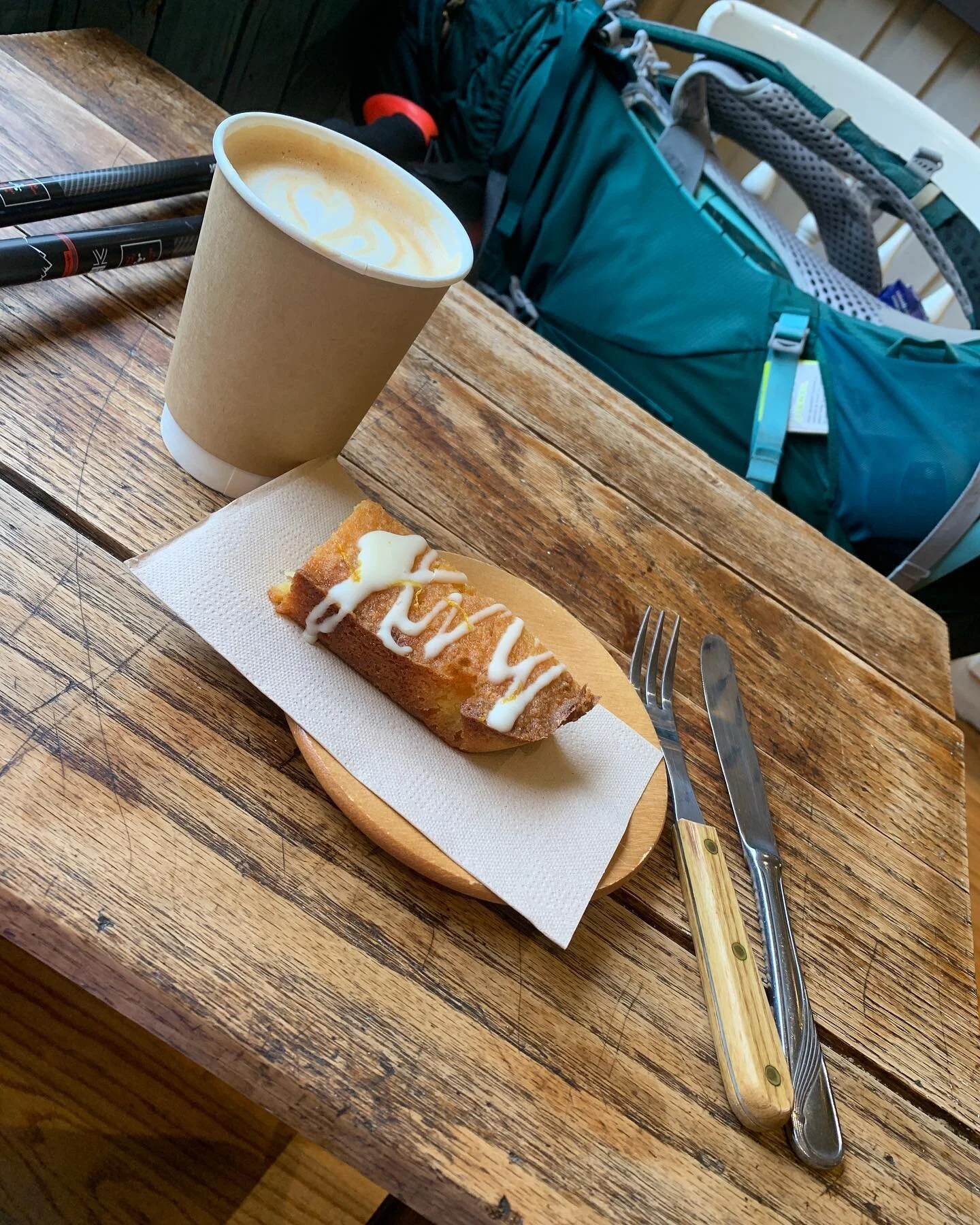 Yesterday. Day two&hellip;Camp to Anascaul. I took the bus from Tralee on a drizzly morning and stopped at a lovely coffee shop @ashesbar for a coffee and amazing cake! Ann from Ashes offered to send my rather heavy backpack on to a friends coffee sh