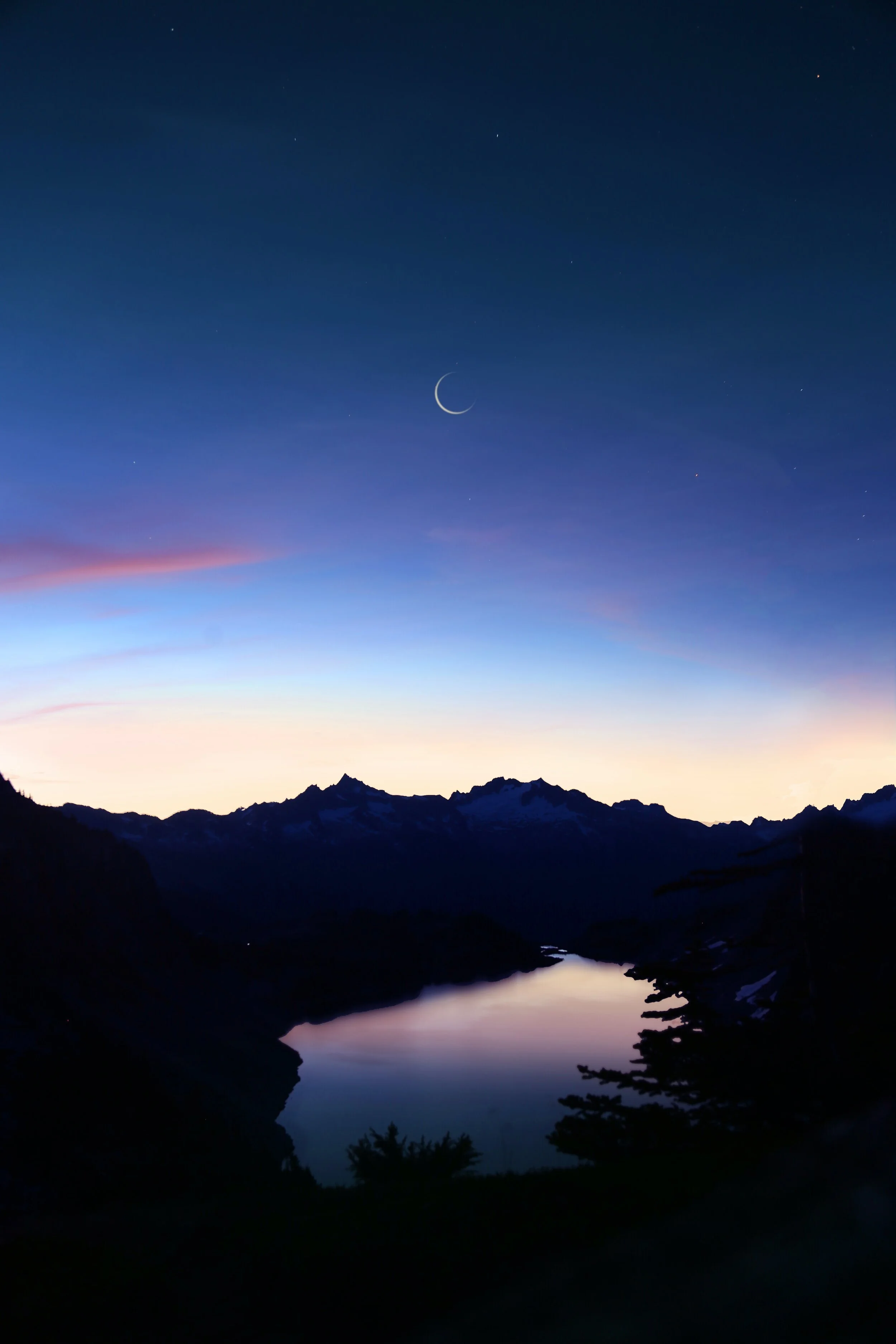 Dark Moon Magic and Tarot Spread – Facing the Shadow, Healing the Self