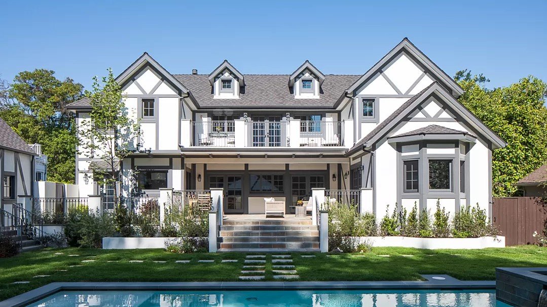 2 Custom Home Construction.jpg