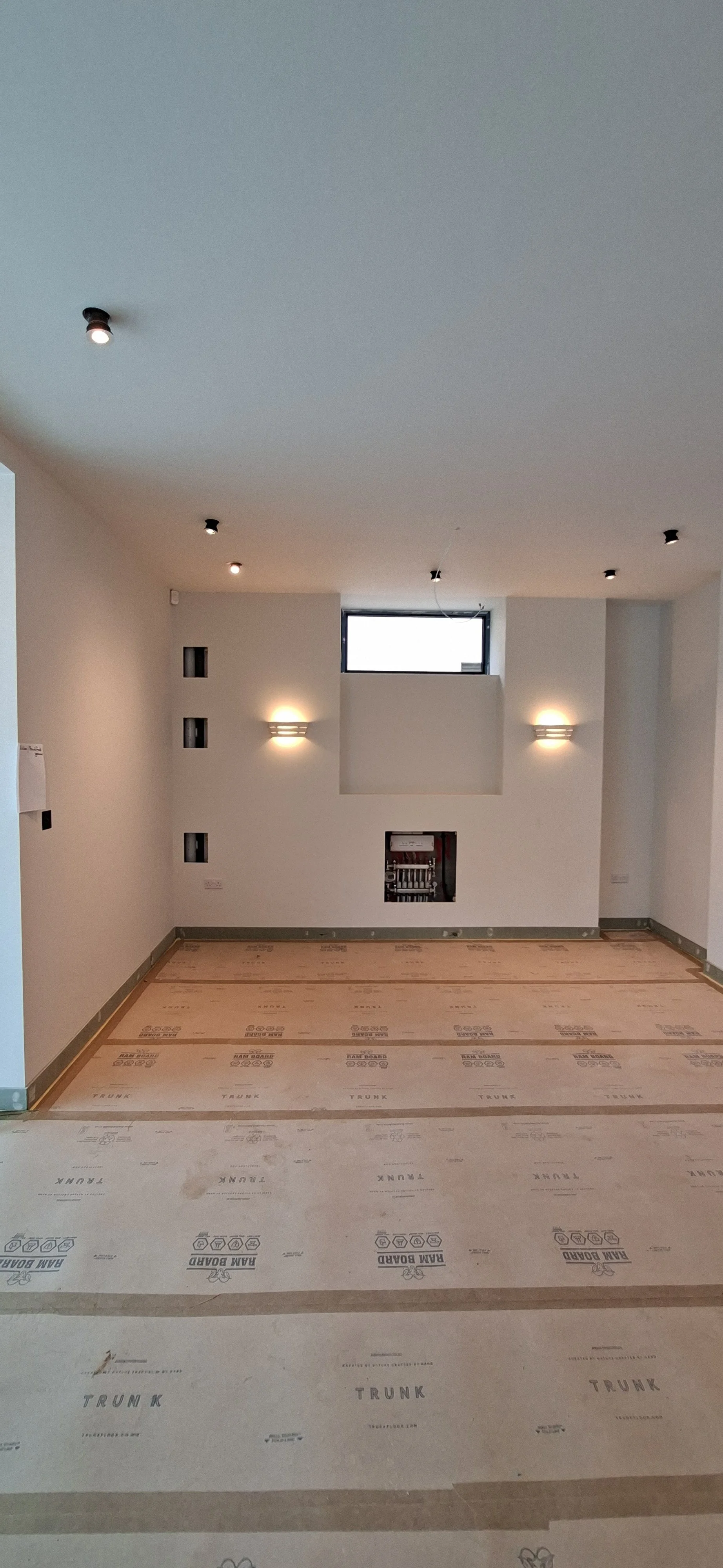 Breakfast room (Rako smart lighting)