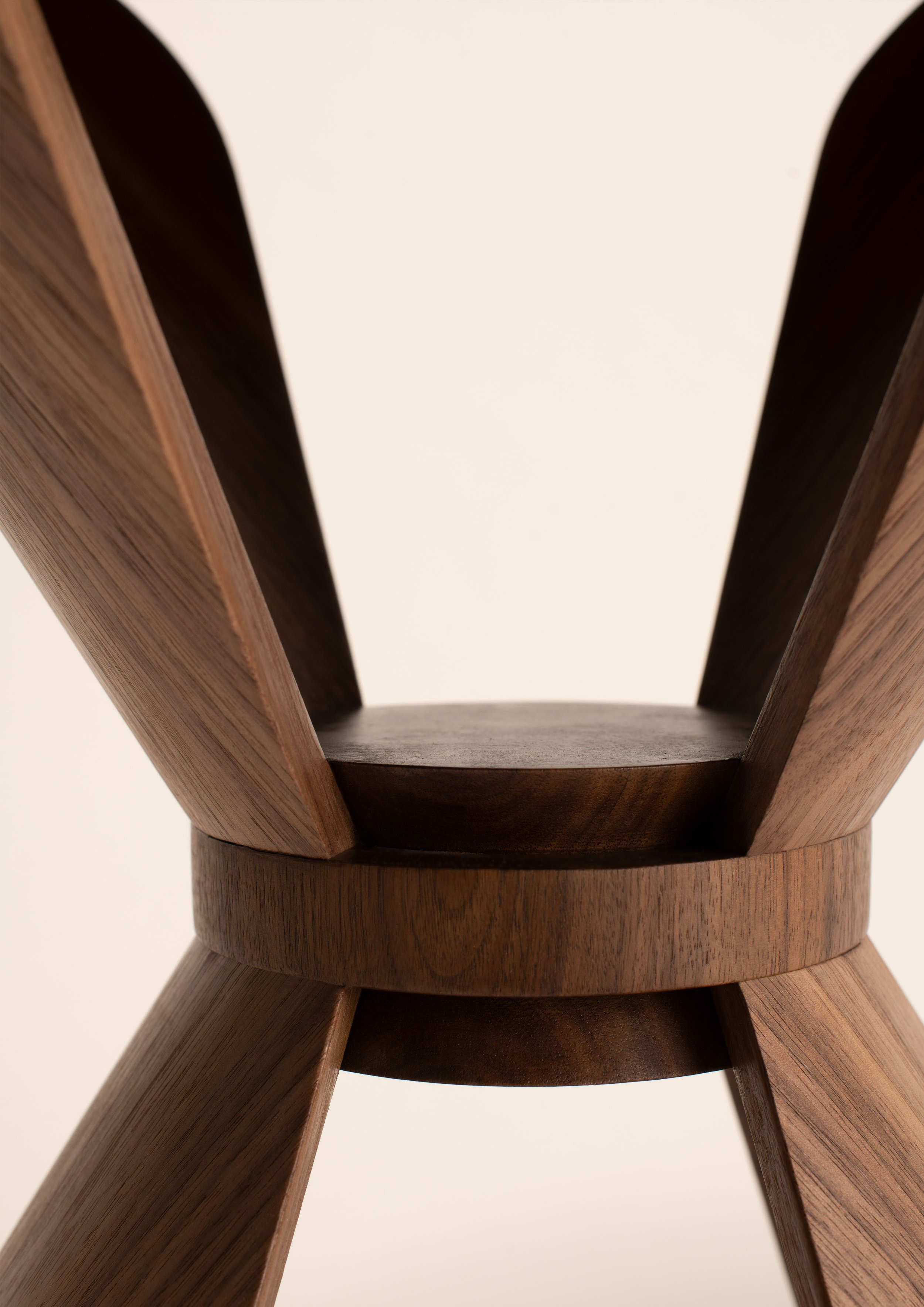 Nae_Tanakorn_ResonateSide_Table_02.jpg