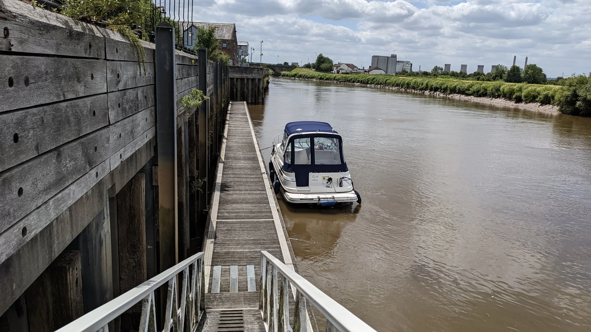 Stop on route to York at Gainsborough to await the tide; an accompanied passage.