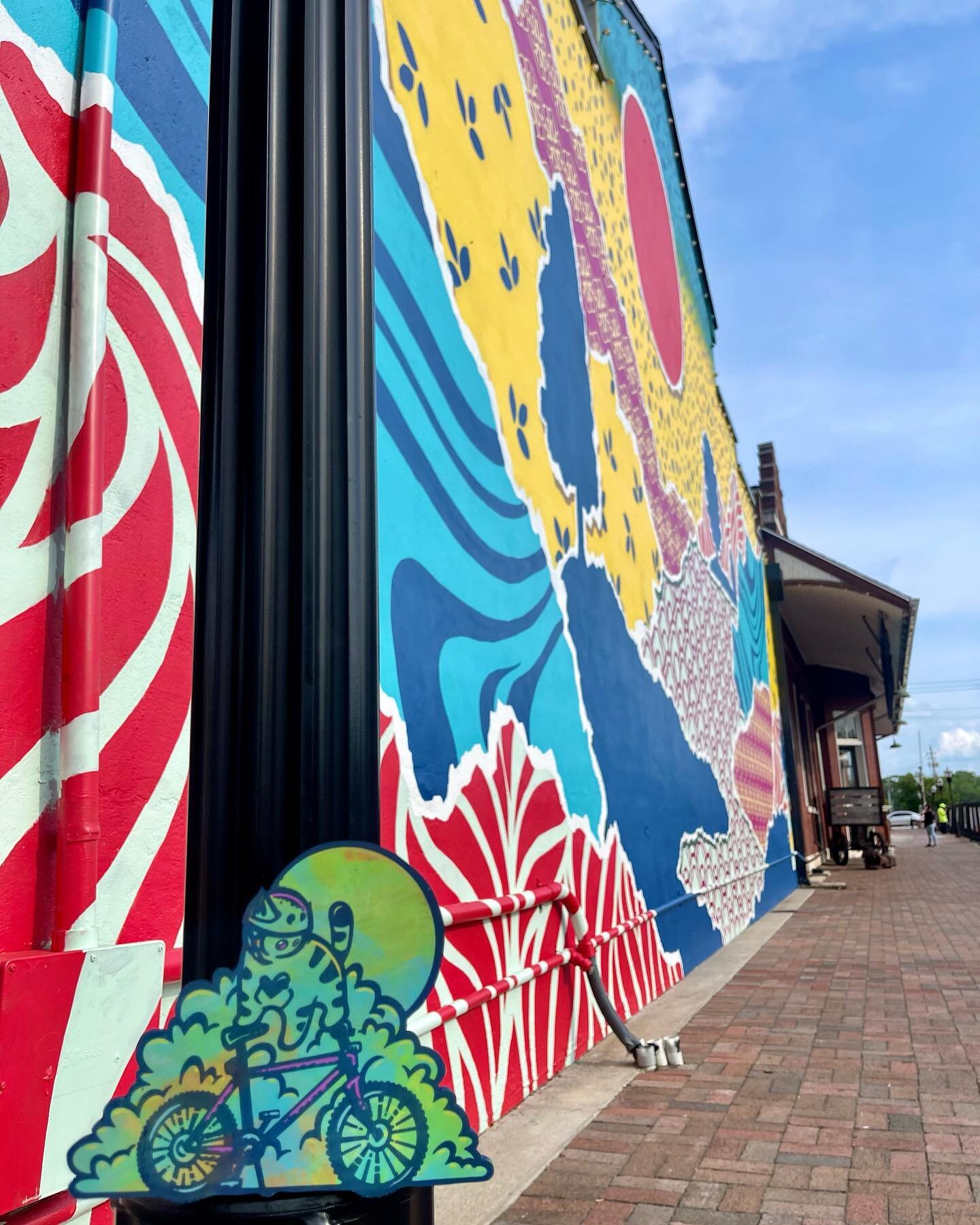 This kitten biked down the M2R Trail to check out the new @helenchoi.art mural, &ldquo;Wait for a Dream.&rdquo; If you&rsquo;ve been waiting all day to give a @cat_lanta kitten its furrever home, the time is meow! This is our final art drop of the da