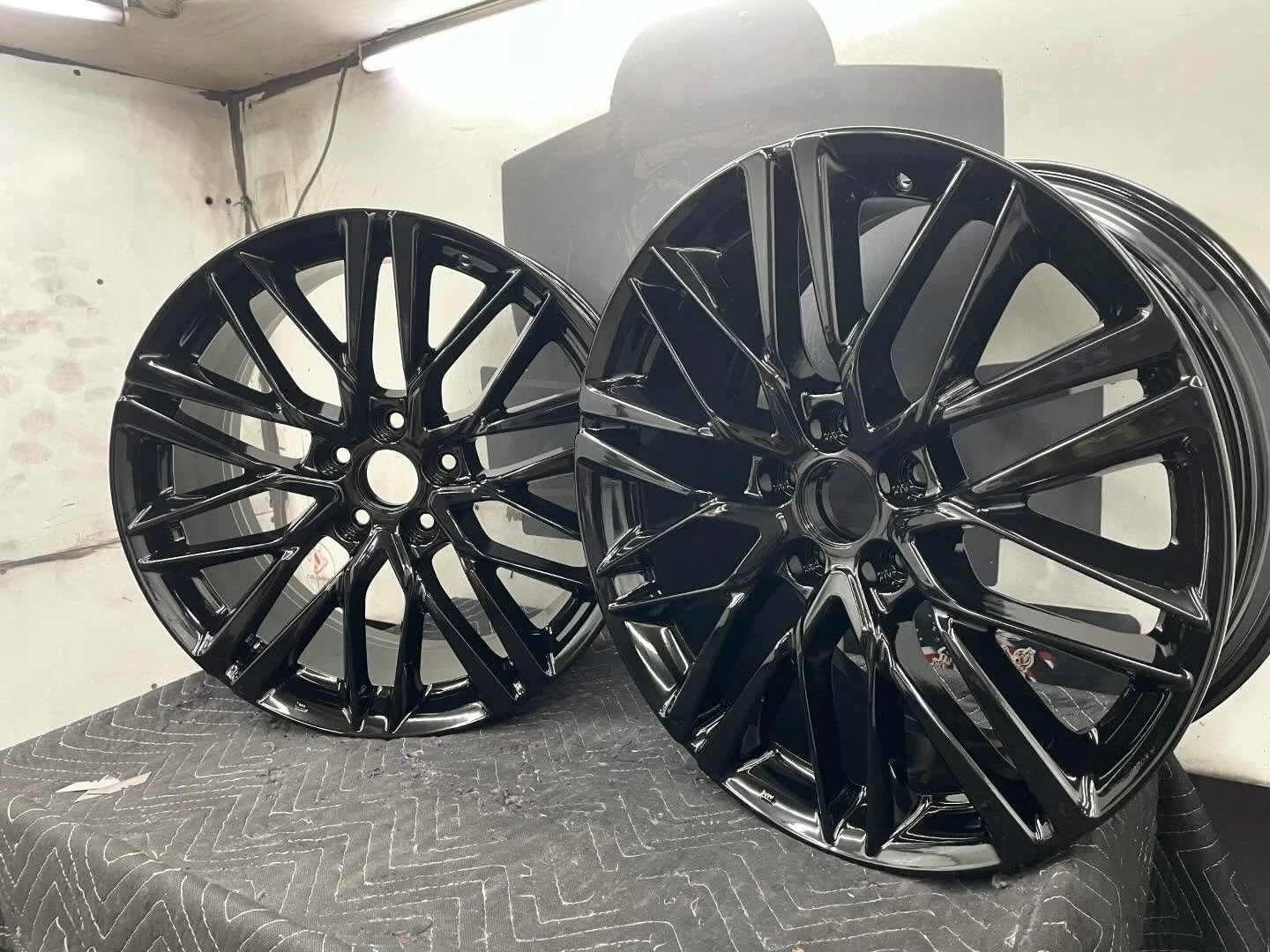 Gloss Black, Gloss Black @columbiacoatings OEM Black hits again!!
.
.
.
.
#powdercoat #powdercoatedwheels #powdercoating