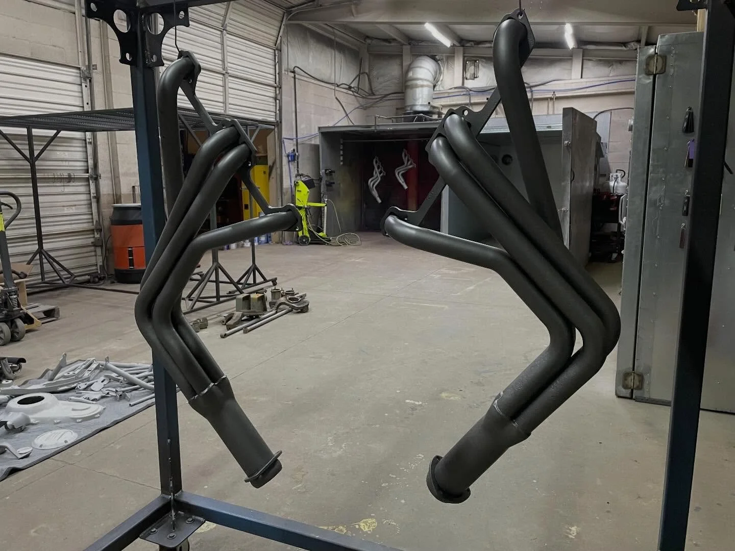 It&rsquo;s been headers GALORE in the shop for @cerakote and we are LOVING IT! Here&rsquo;s some old school discontinued long tubes we coated in @cerakote Transfer Grey!

Let us get your ride looking fresh and keep those engine bay temps down with @c